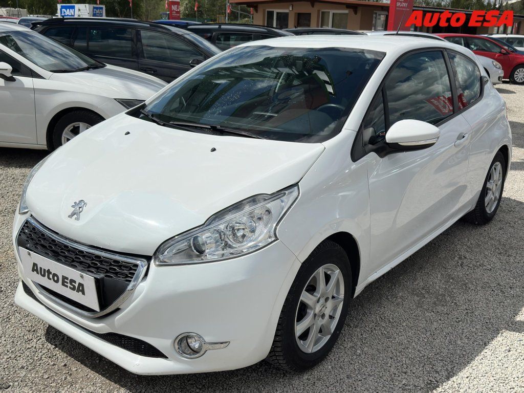 Peugeot 208, 1.2PT - fotka 3