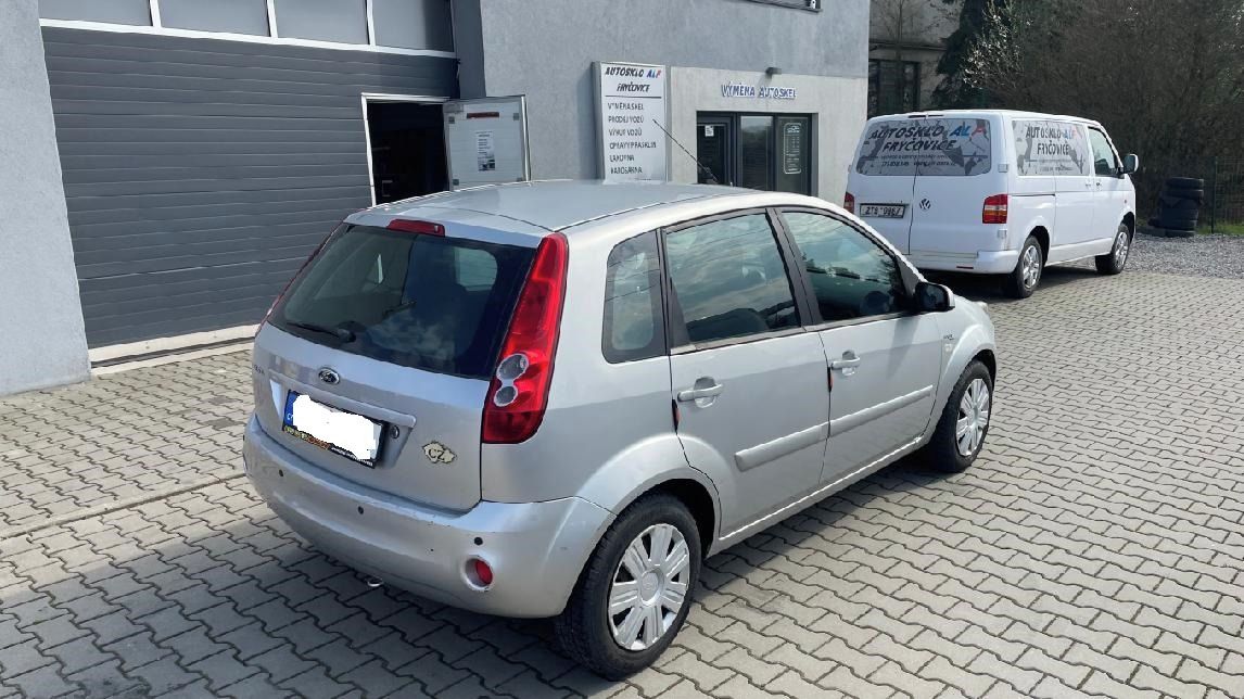 Ford Fiesta, 1.3i 51KW // AC // VYH.SKLO // - fotka 5