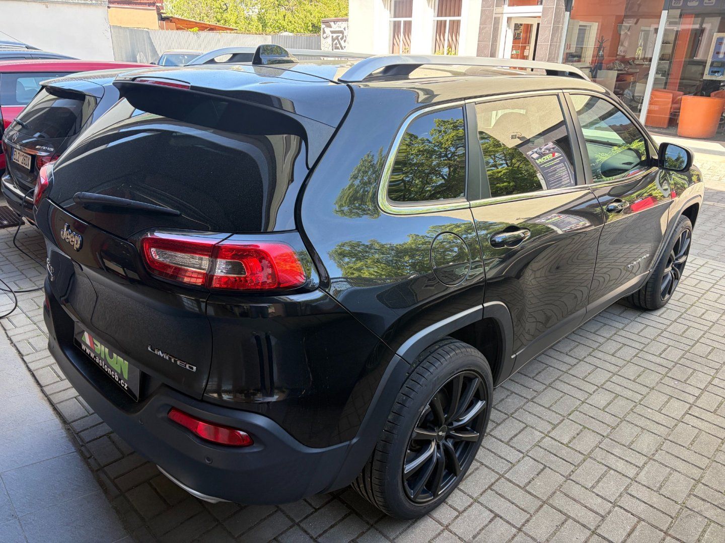 Jeep Cherokee, 2,2 M-Jet,AT,4x4,servis,2xkola - fotka 6