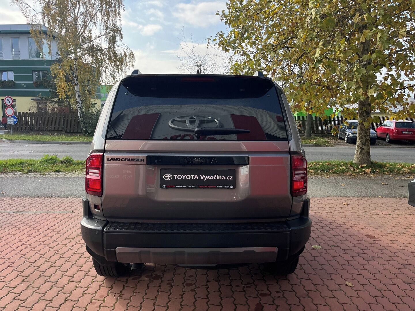 Toyota Land Cruiser, 2,8L MHEV 8AT 4x4 Executive - fotka 6