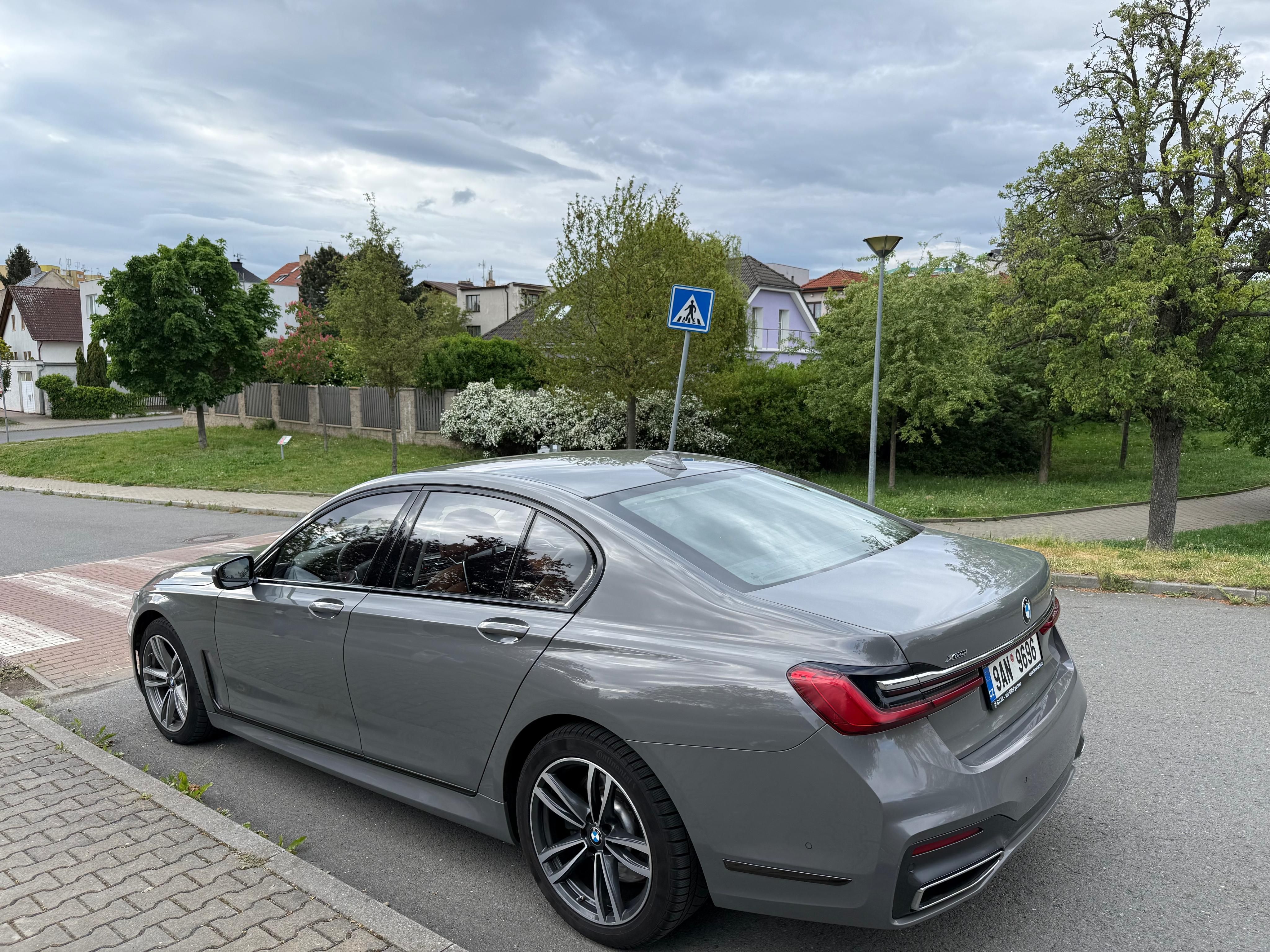 BMW Řada 7, BMW 750i M-pak velmi bohat.výb - fotka 2