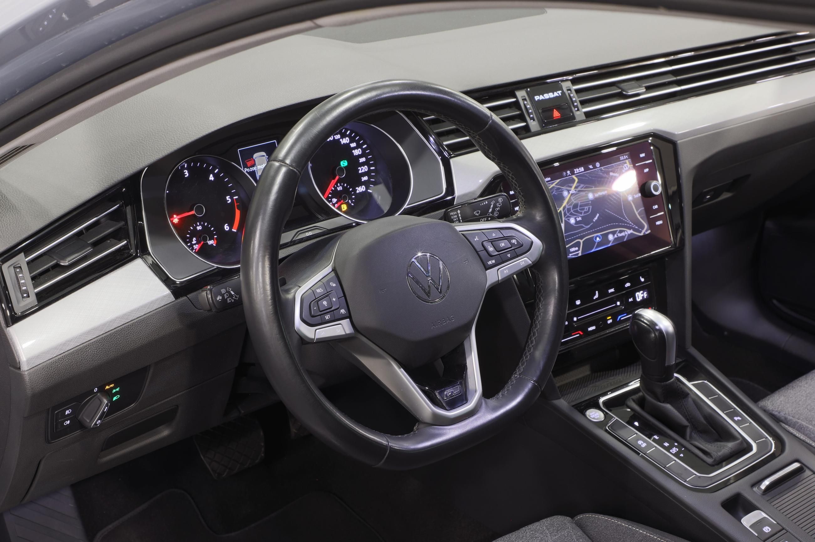 Volkswagen Passat Variant, 2.0 TDI 147kW DSG R-Line - fotka 6