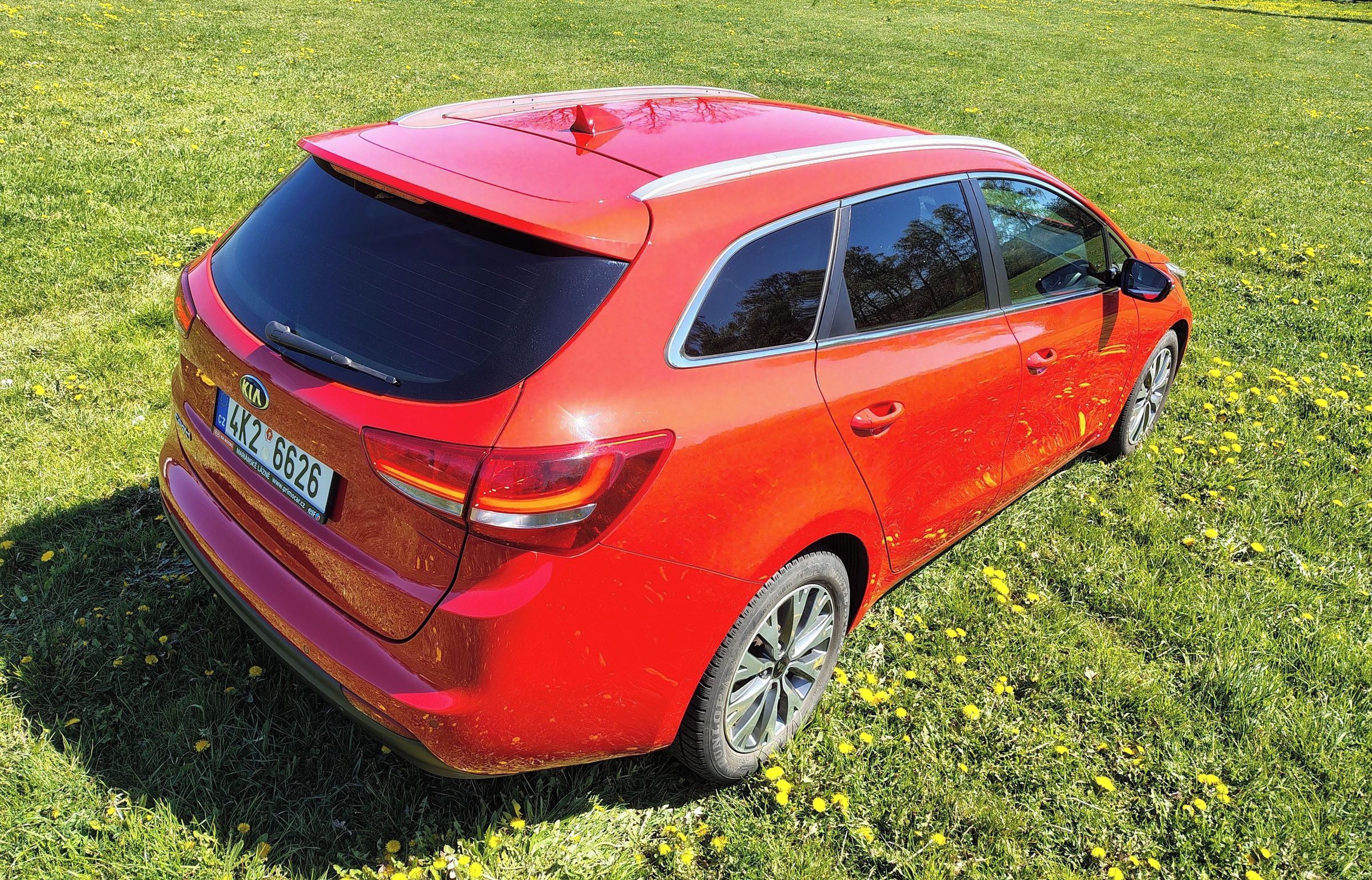 Kia Cee´d, Kia Cee´d SW 1.6 GDI/99kW TOP - fotka 3