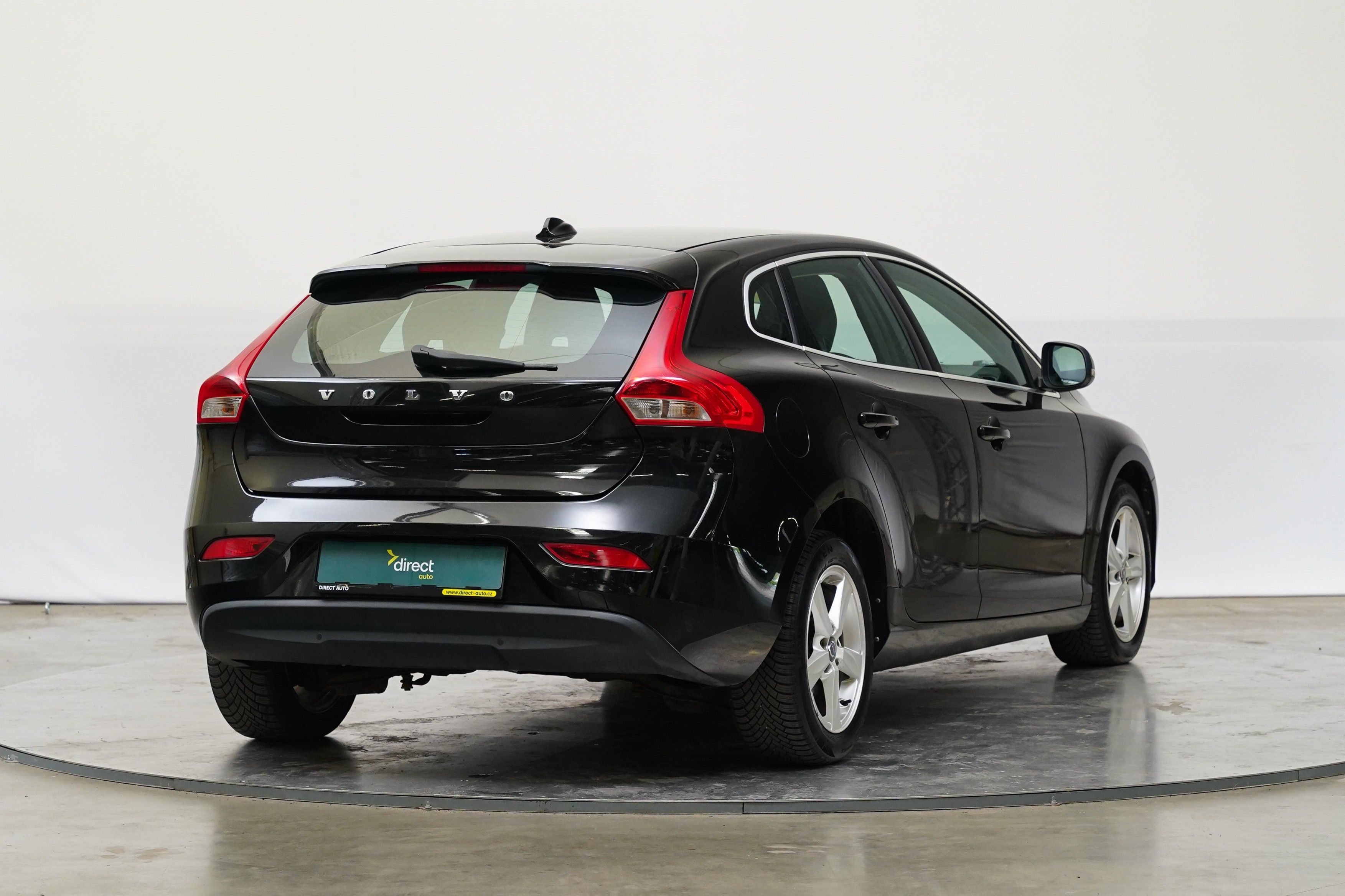 Volvo V40, 2.0 D 88 kW - fotka 2