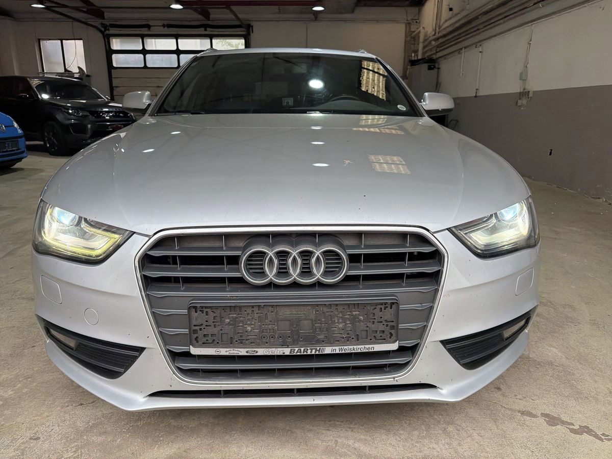 Audi A4, 2.0 Tdi 130KW 3X S-LINE 157tkm - fotka 5