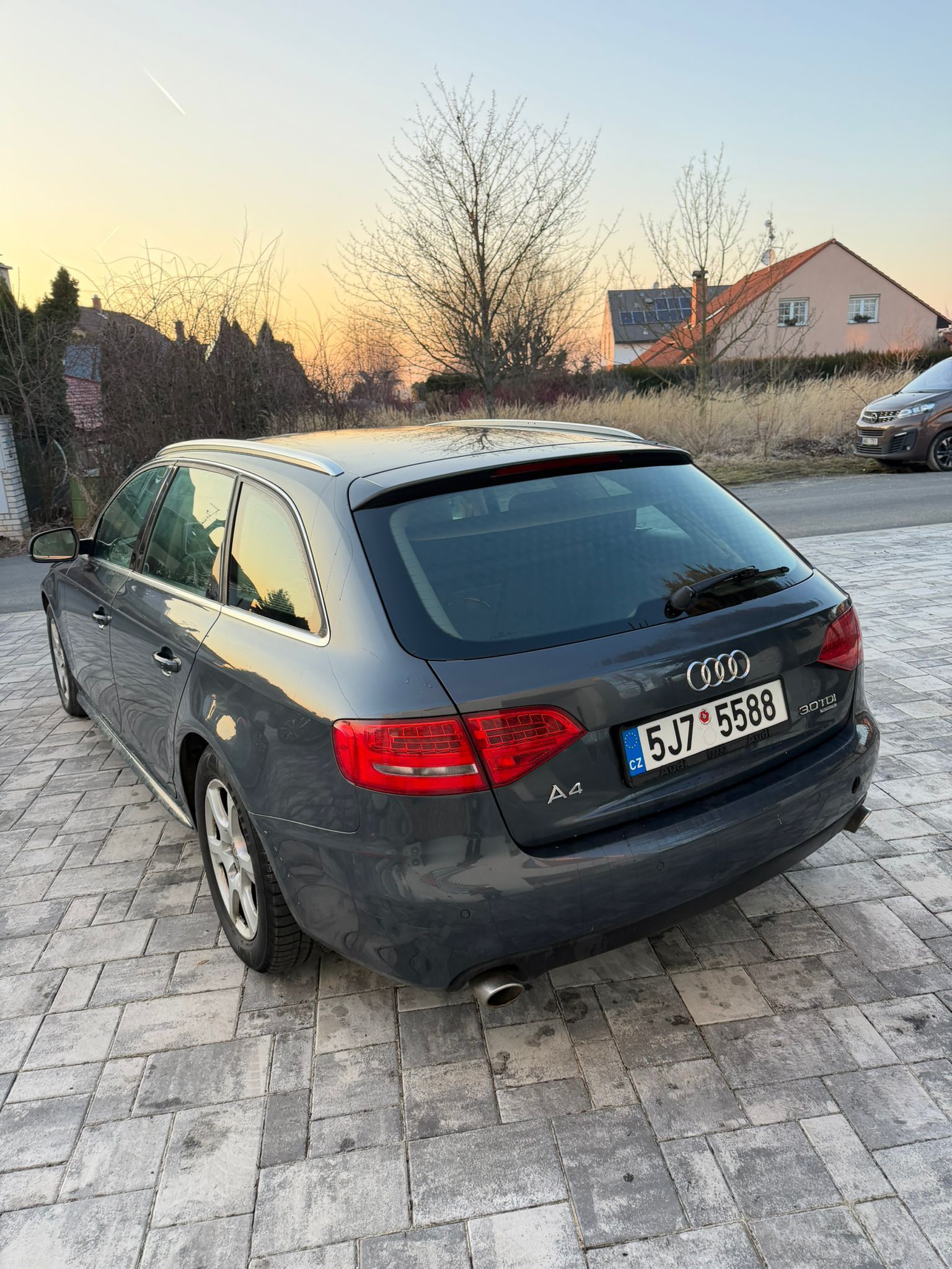 Audi A4, 3.0 TDI 176 kW - fotka 4