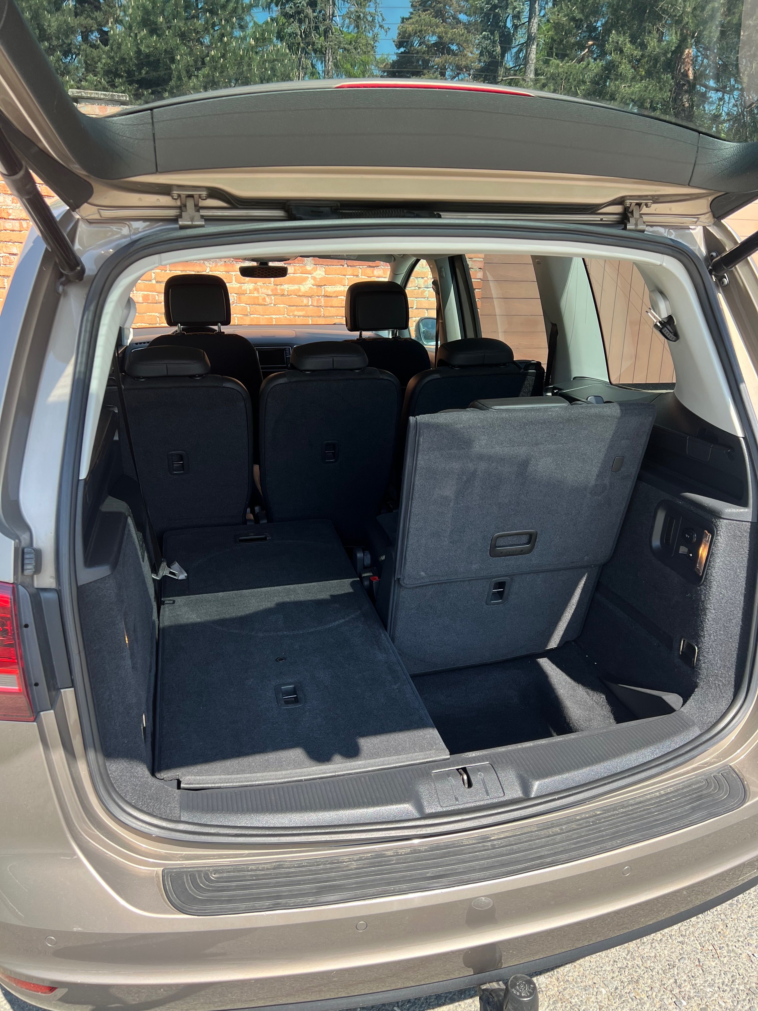 Volkswagen Sharan, 135kW DSG 7MÍST EL.DVEŘE TAŽNÉ - fotka 6