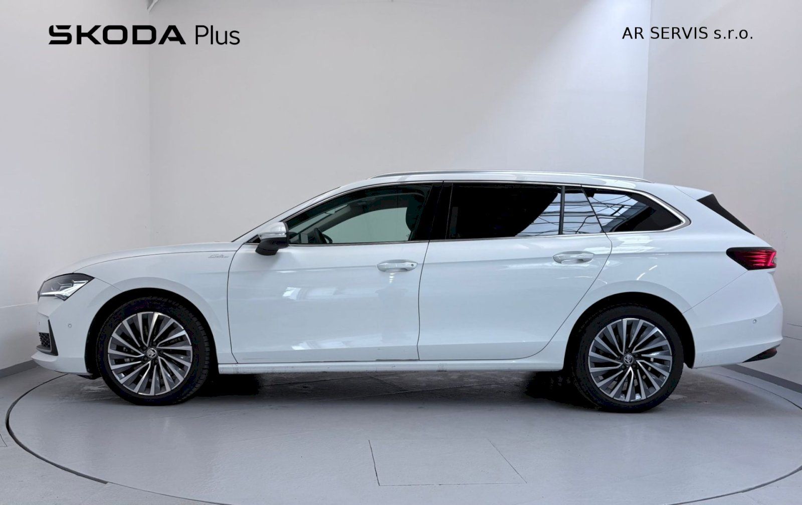 Škoda Superb, L&K 2.0TDI/142kW 4x4 7DSG - fotka 3