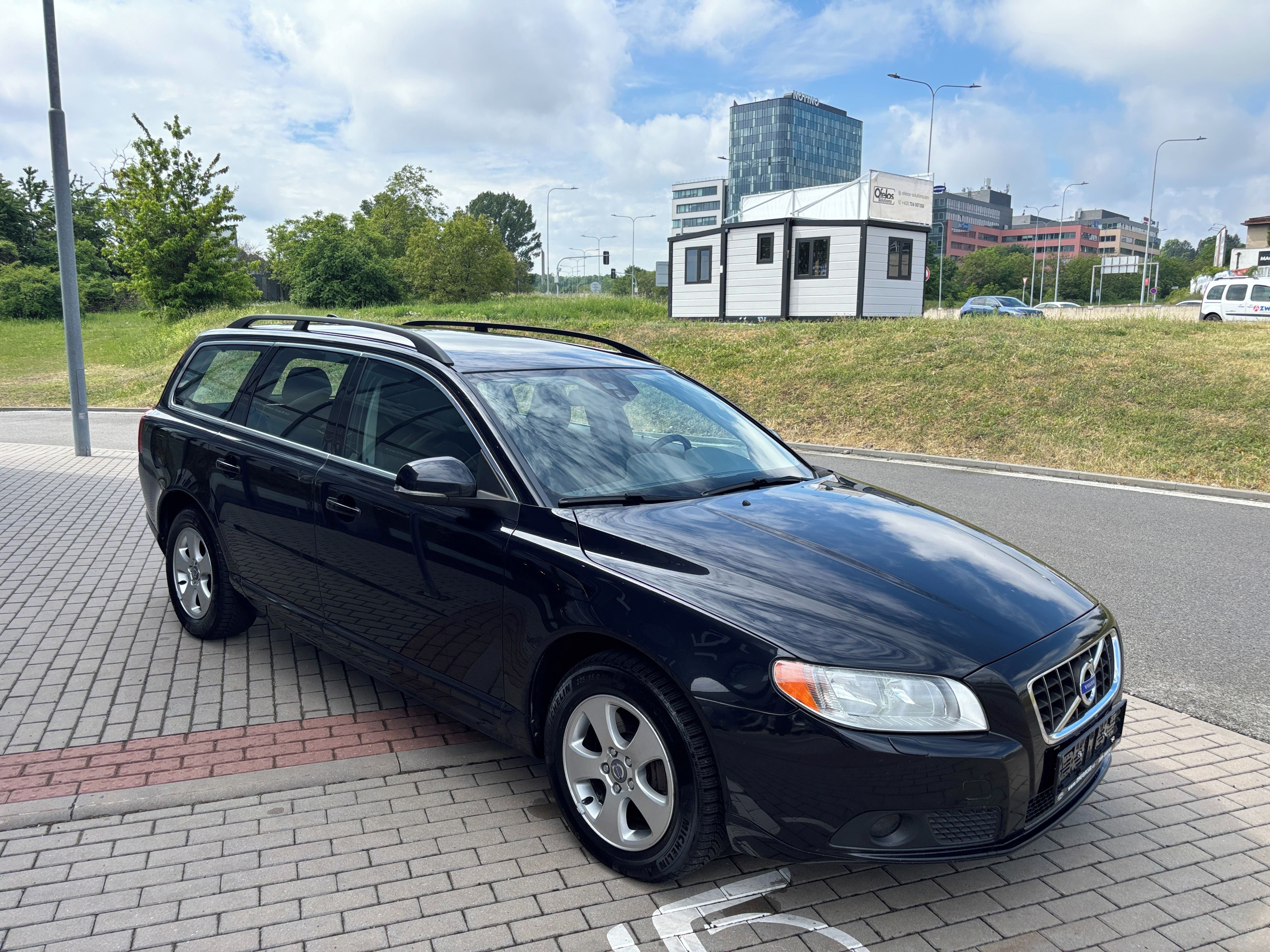 Volvo V70, 2.4 D5 158KW 4x4 Automat - fotka 4