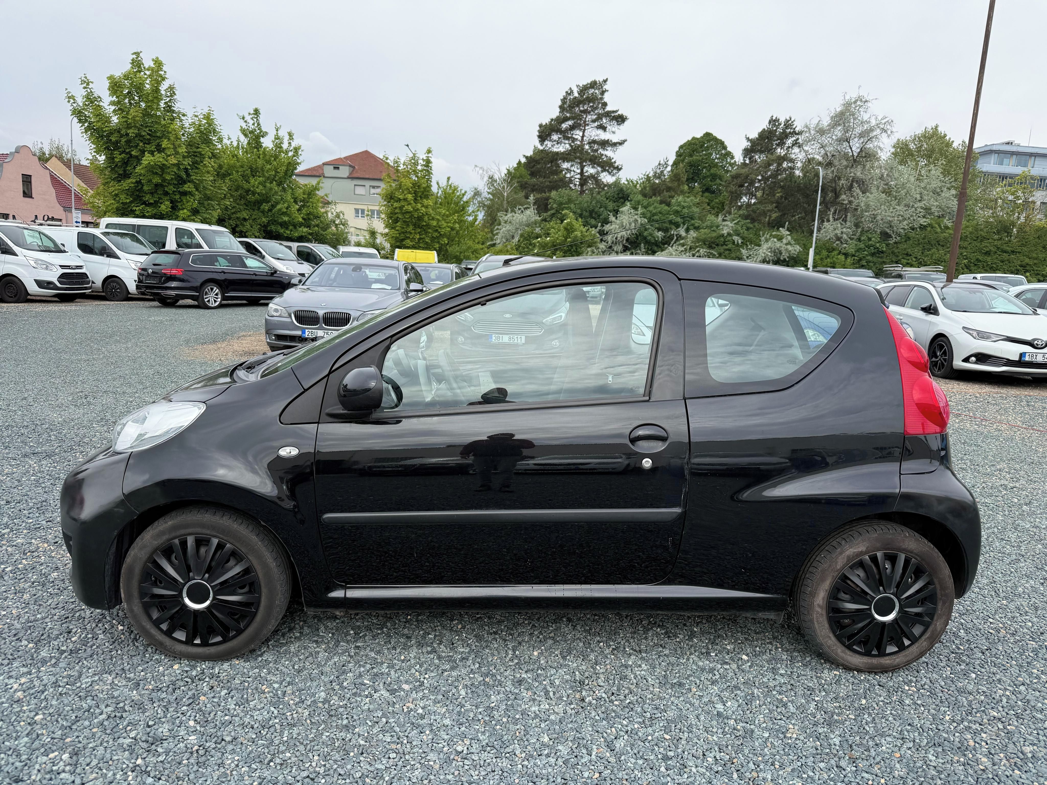 Peugeot 107, 1.0i 50kW AUTOMAT - fotka 3