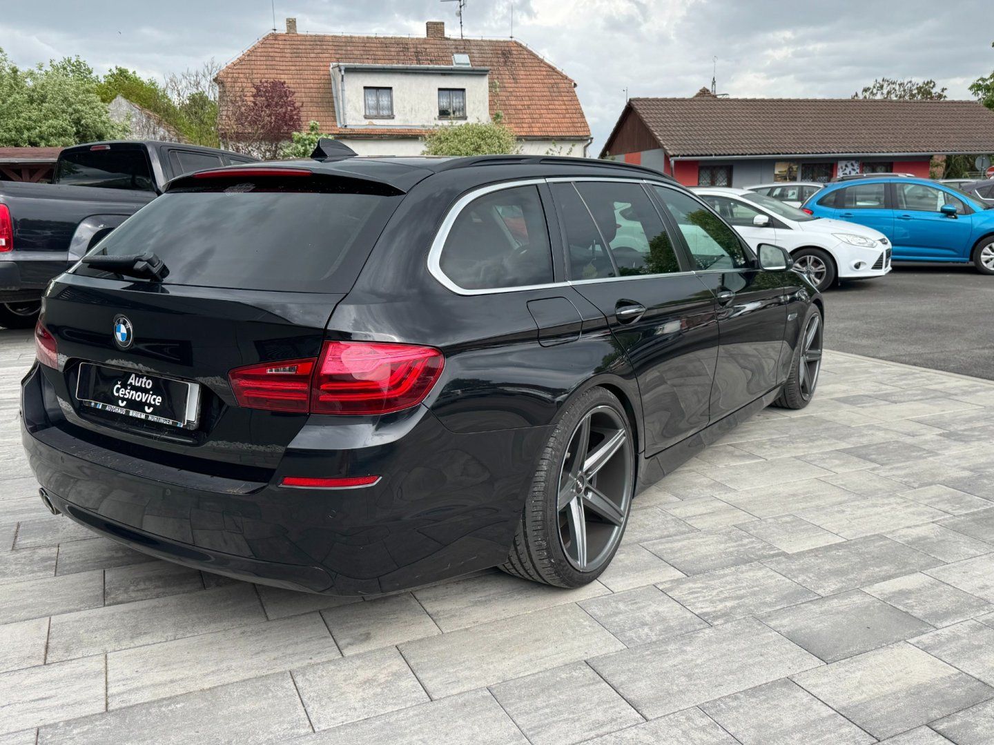 BMW Řada 5, 530d xDrive - fotka 5