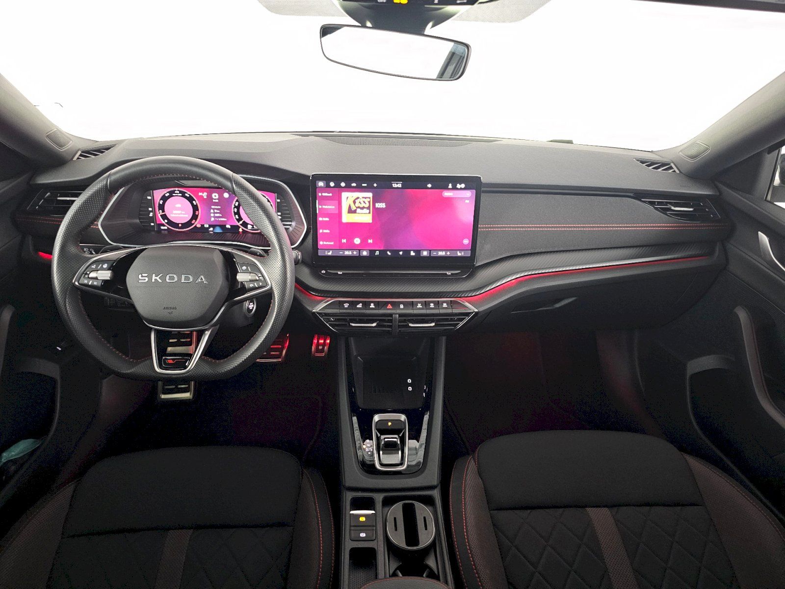 Škoda Octavia, RS 2.0TSi 195Kw RS TAŽNÉ - fotka 6