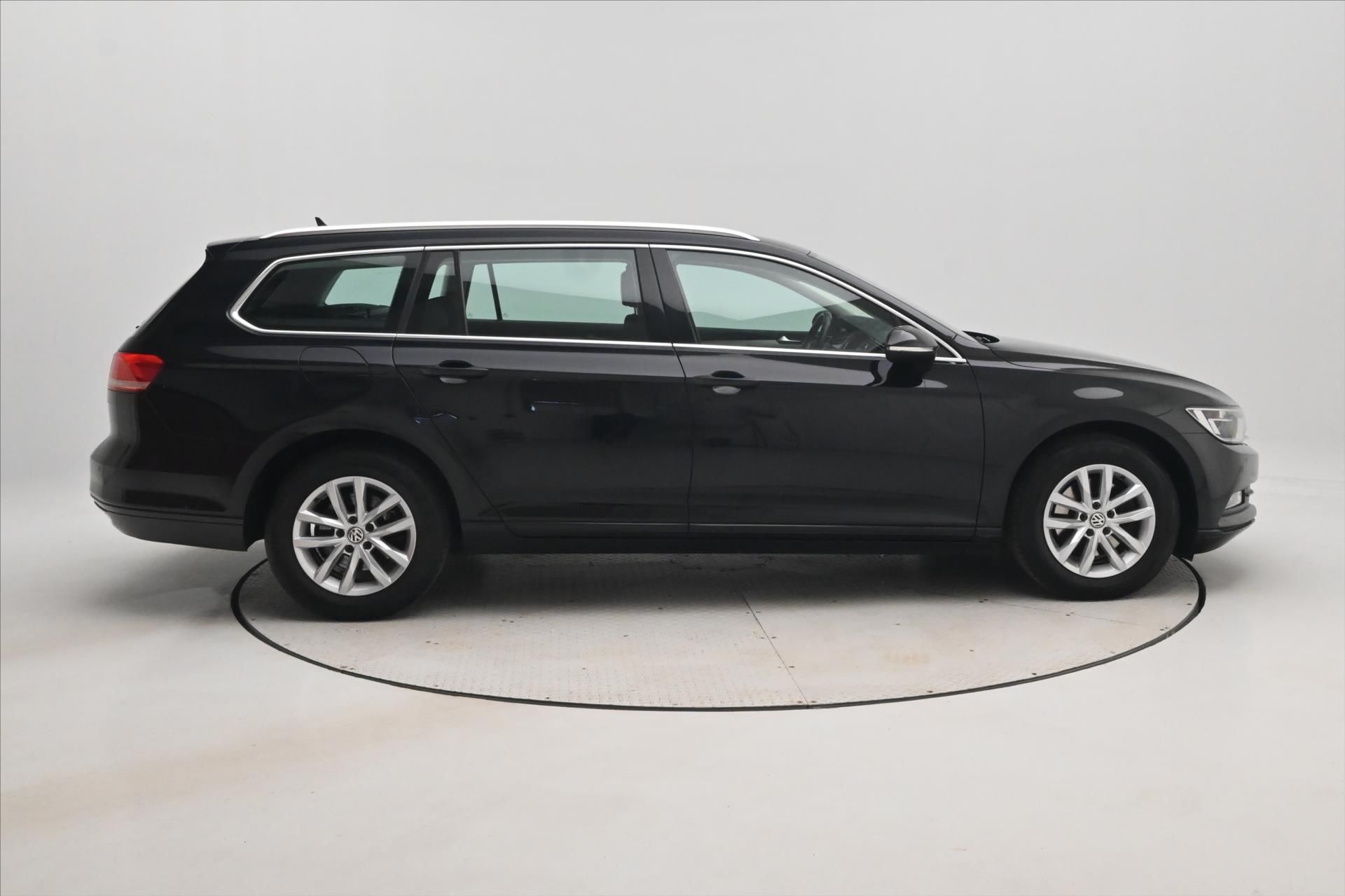 Volkswagen Passat, 2,0 TDI 110 kW COMFORTLINE Zár - fotka 4