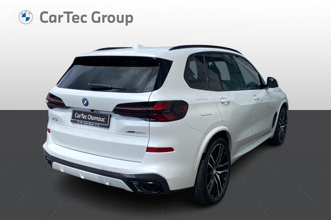 BMW X5, xDrive50e - fotka 6