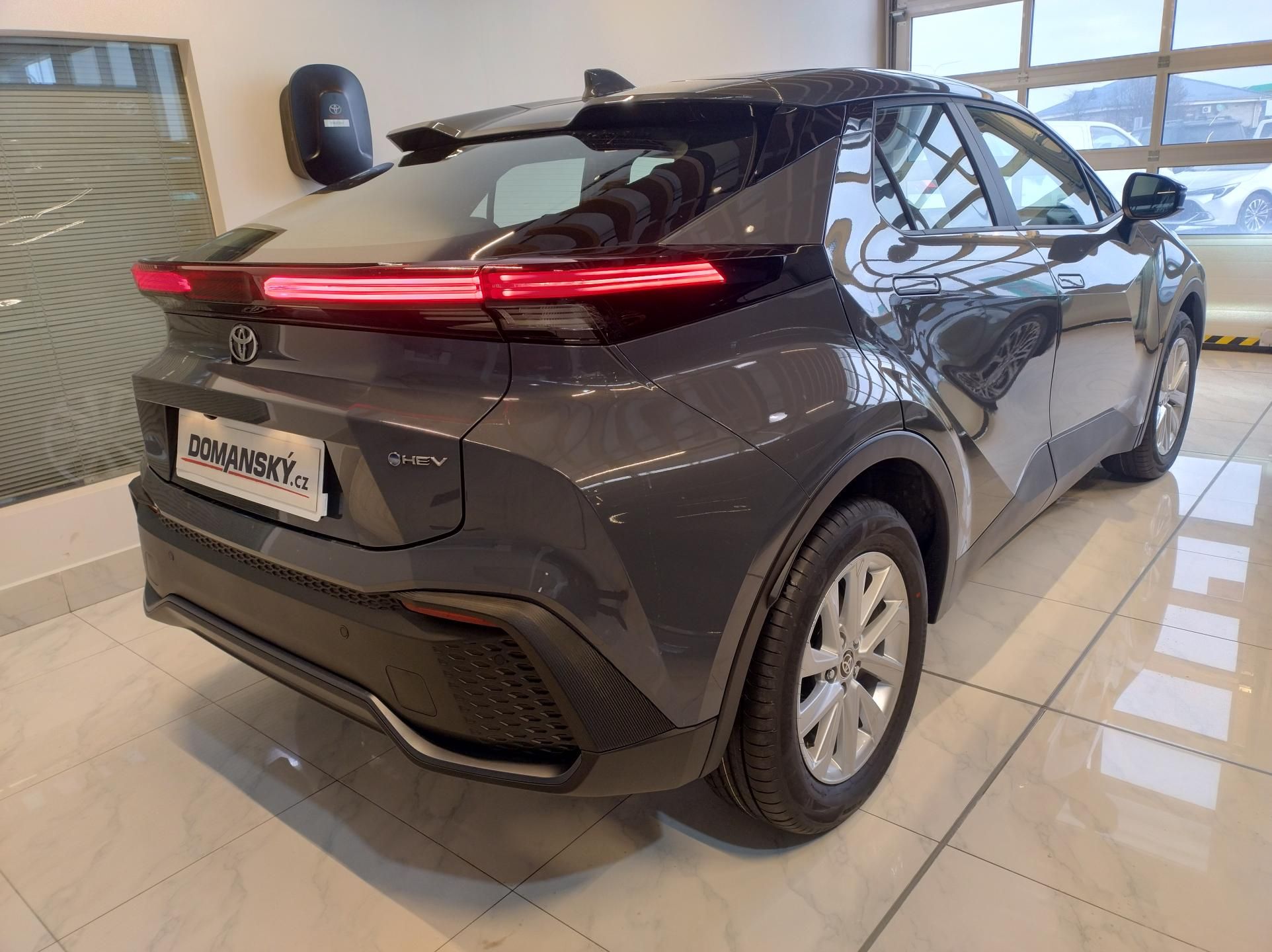 Toyota C-HR, 1.8 FHEV COMFORT BUSINESS - fotka 4