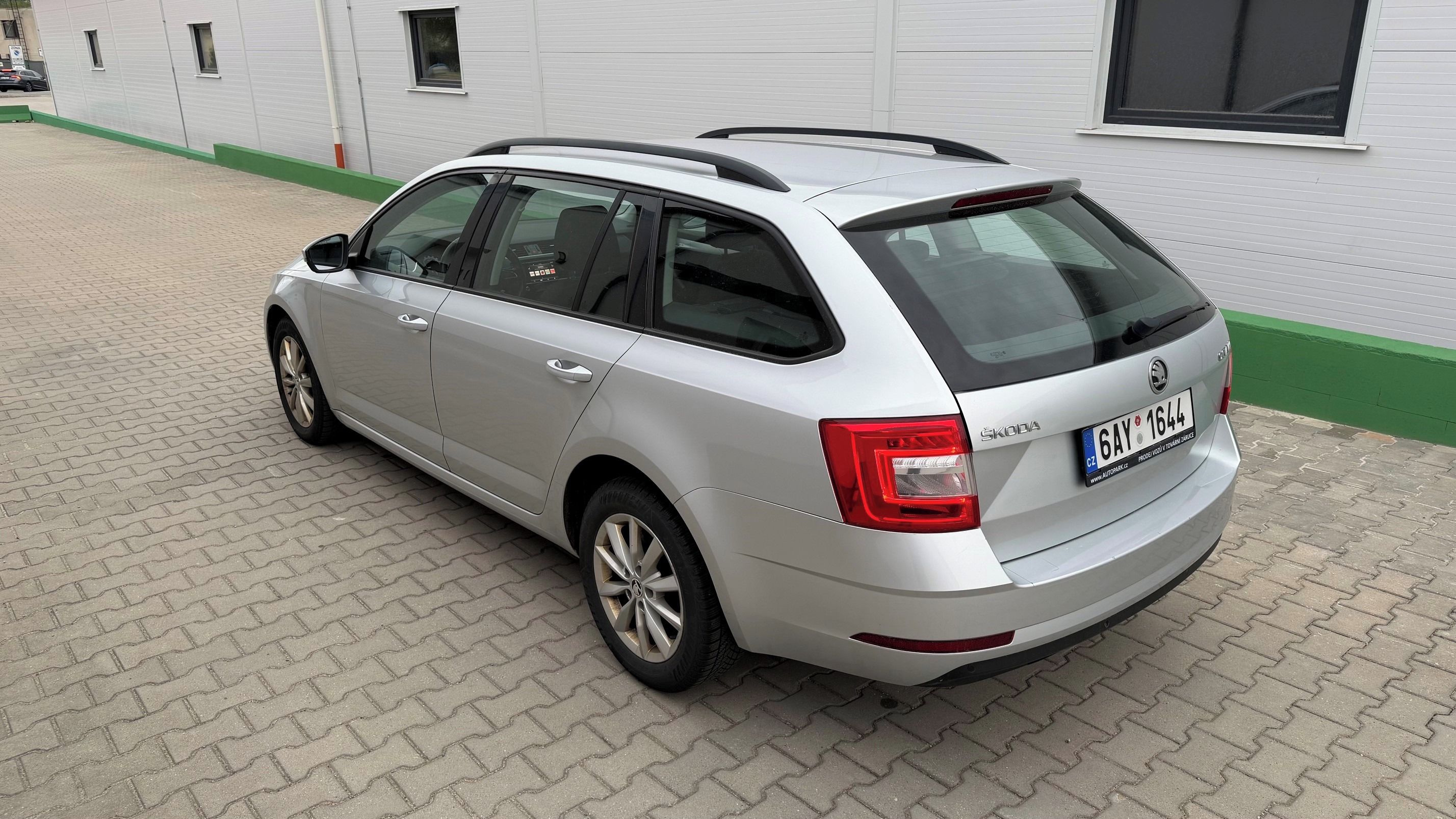 Škoda Octavia, 1,6 TDI,85KW - fotka 3