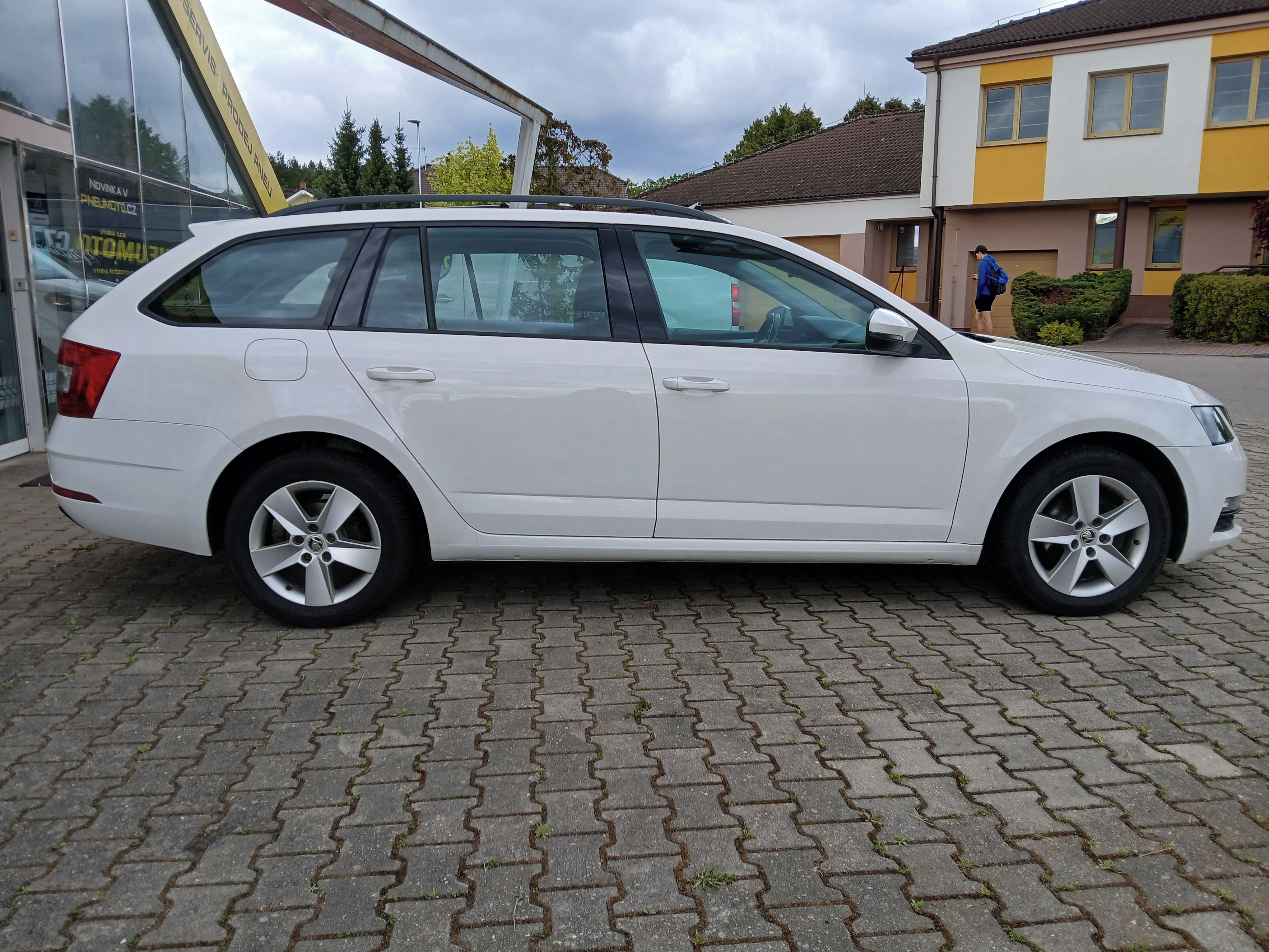 Škoda Octavia, 1.6.TDI 85kW,CZ, manuál. - fotka 6