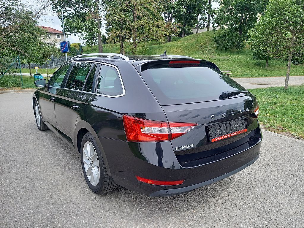 Škoda Superb, 2.0TDi DSG-Navi-LED - fotka 4