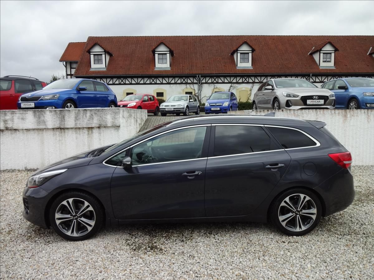 Kia Cee´d, 1,6 CRDi 100kW GT LINE - fotka 4