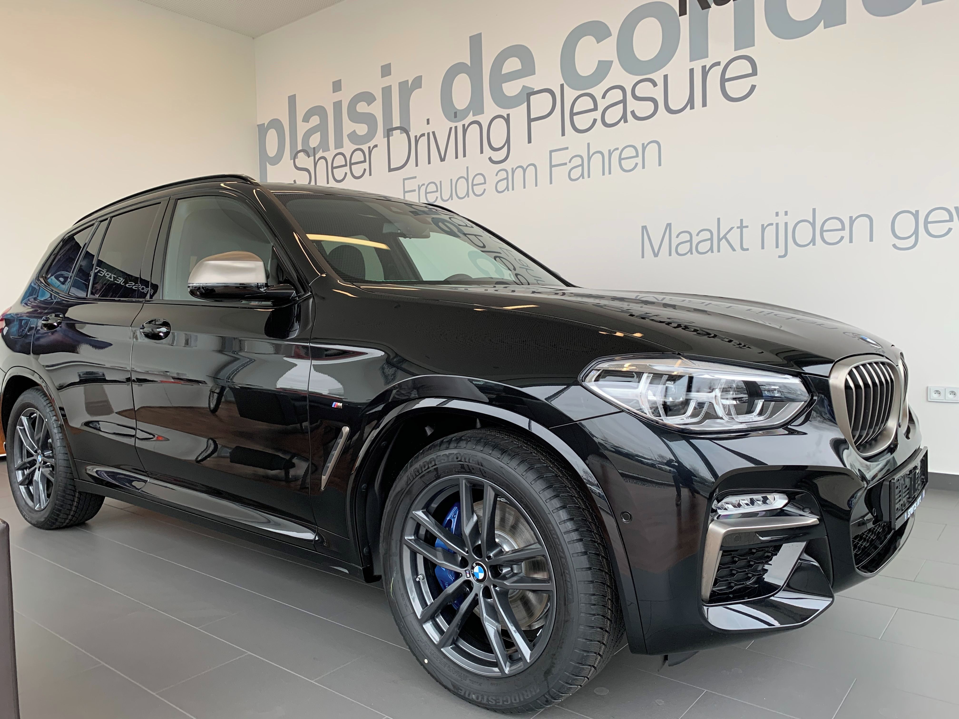 BMW X3, BMW X3 M40D