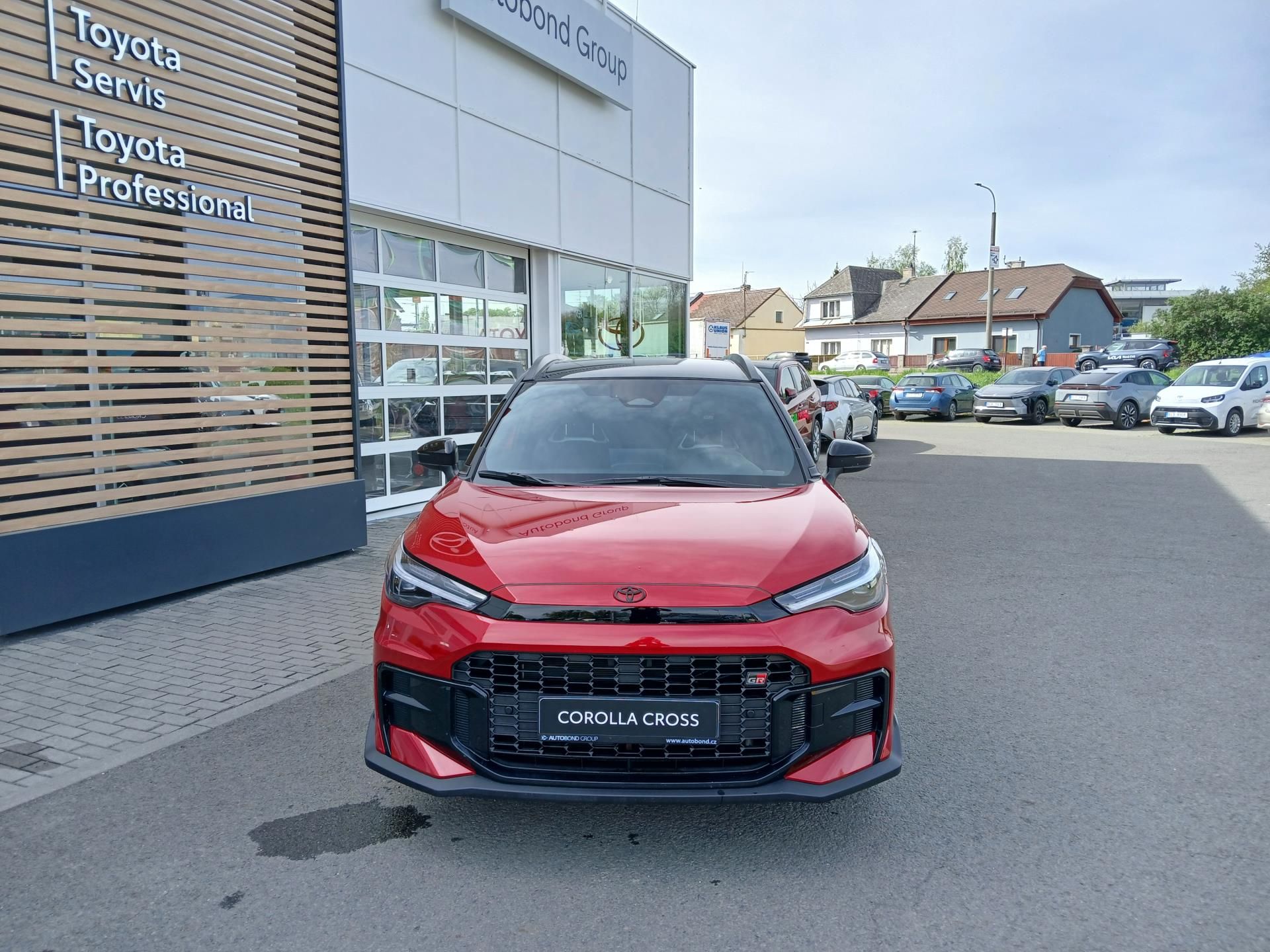 Toyota Corolla Cross, 2,0 HEV CVT GR SPORT zimní pne - fotka 2