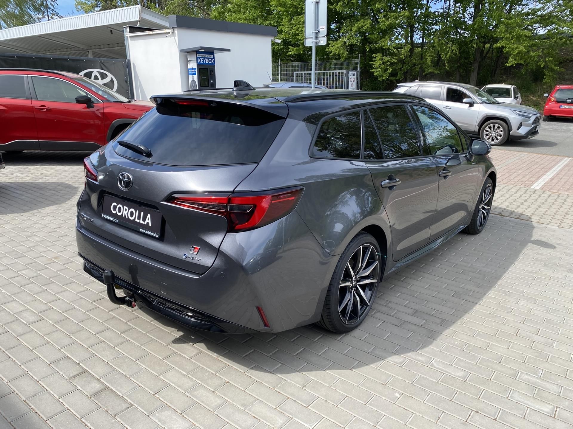 Toyota Corolla, 2.0 HEV GR SPORT + tažné - fotka 6