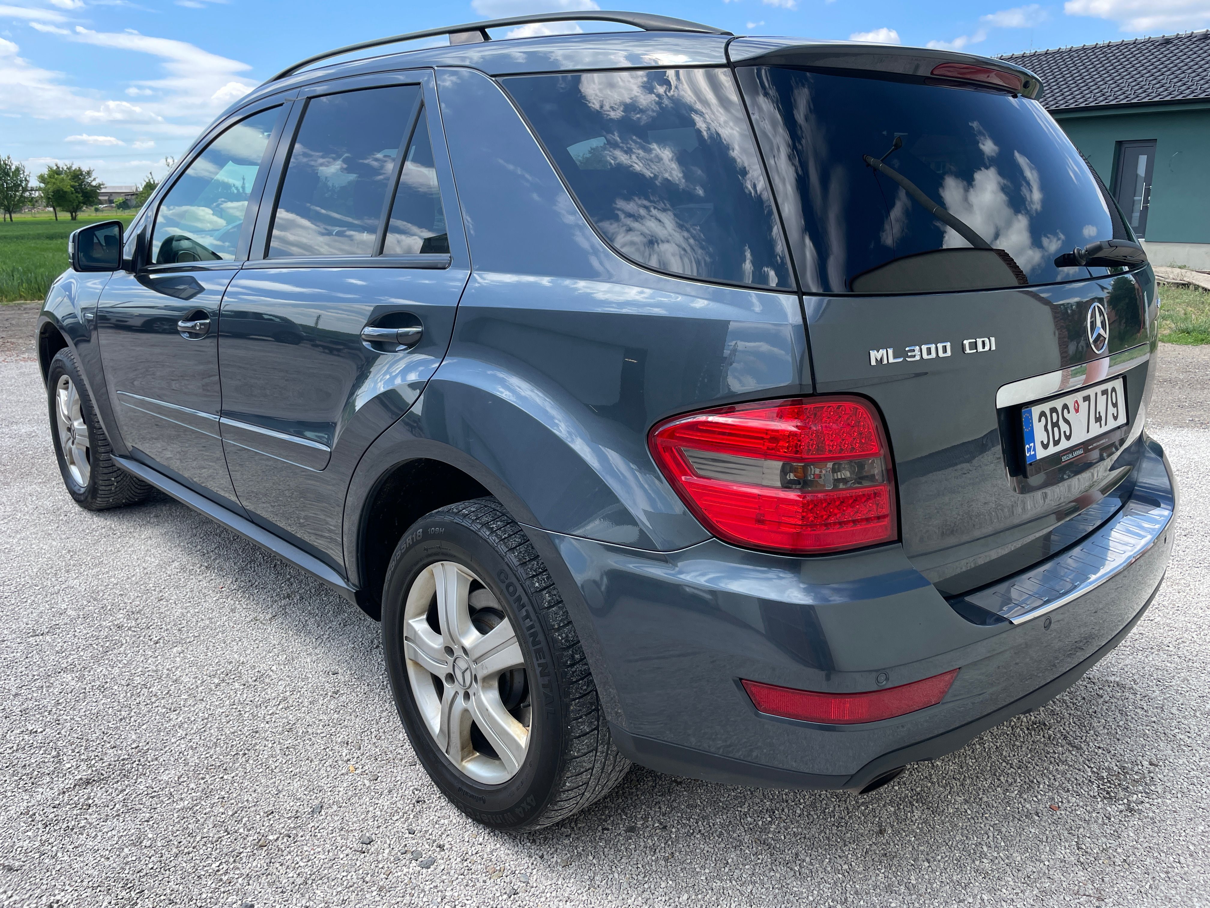 Mercedes-Benz ML, 300 CDI 4Matic BlueEfficiency - fotka 2