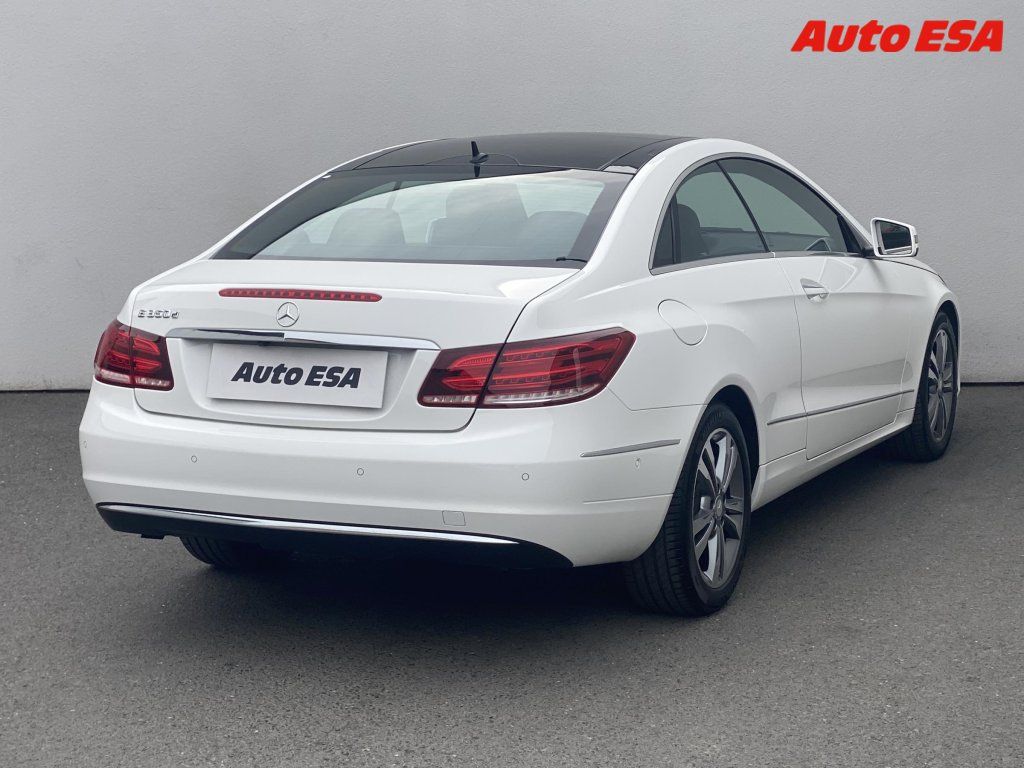 Mercedes-Benz Třídy E, 3.0 BlueTec 350d - fotka 4