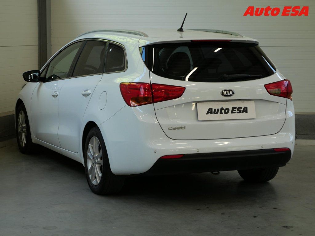 Kia Cee´d, 1.6i,ČR - fotka 6