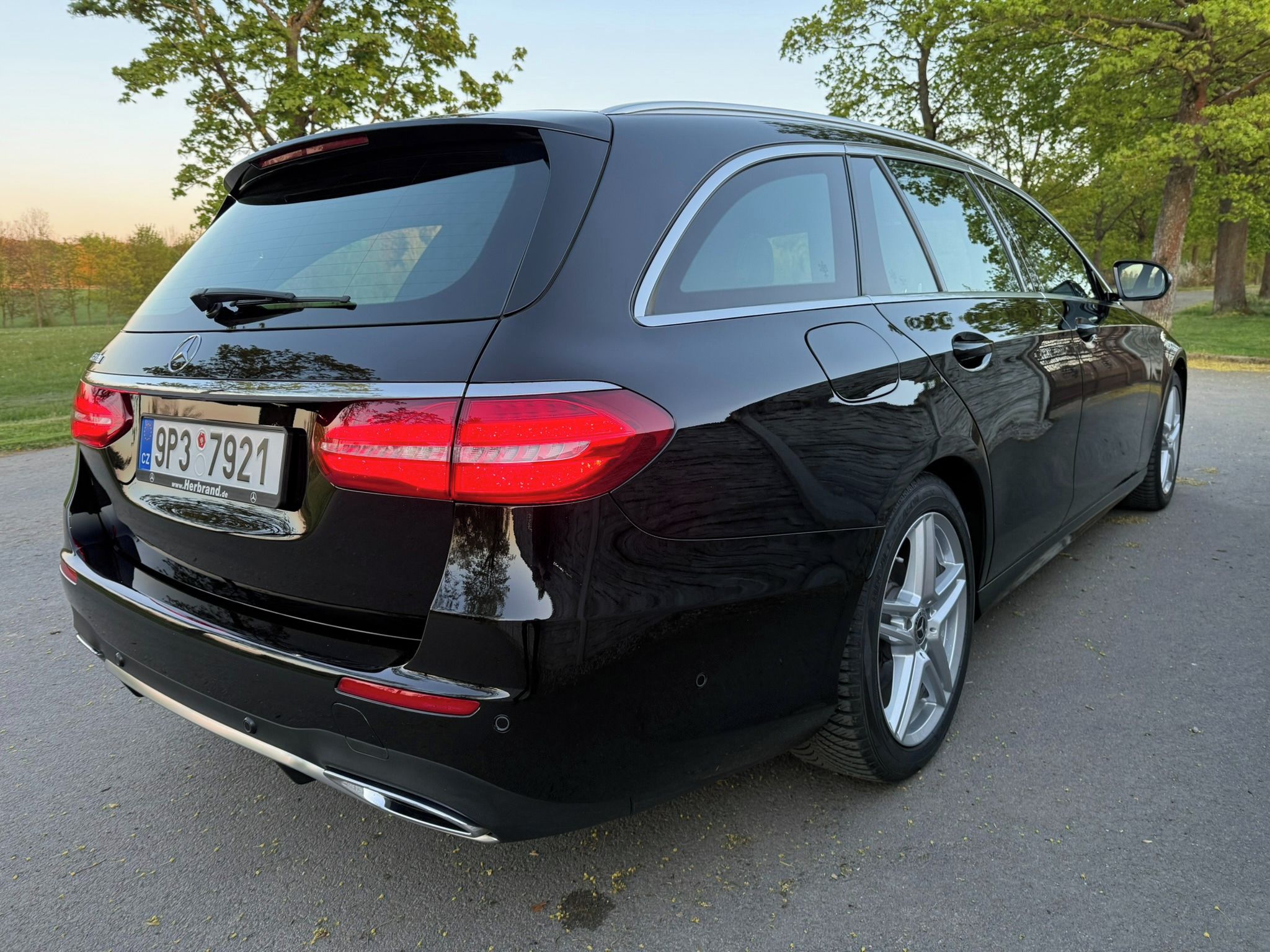 Mercedes-Benz Třídy E, E350d AMG paket S213 - fotka 5