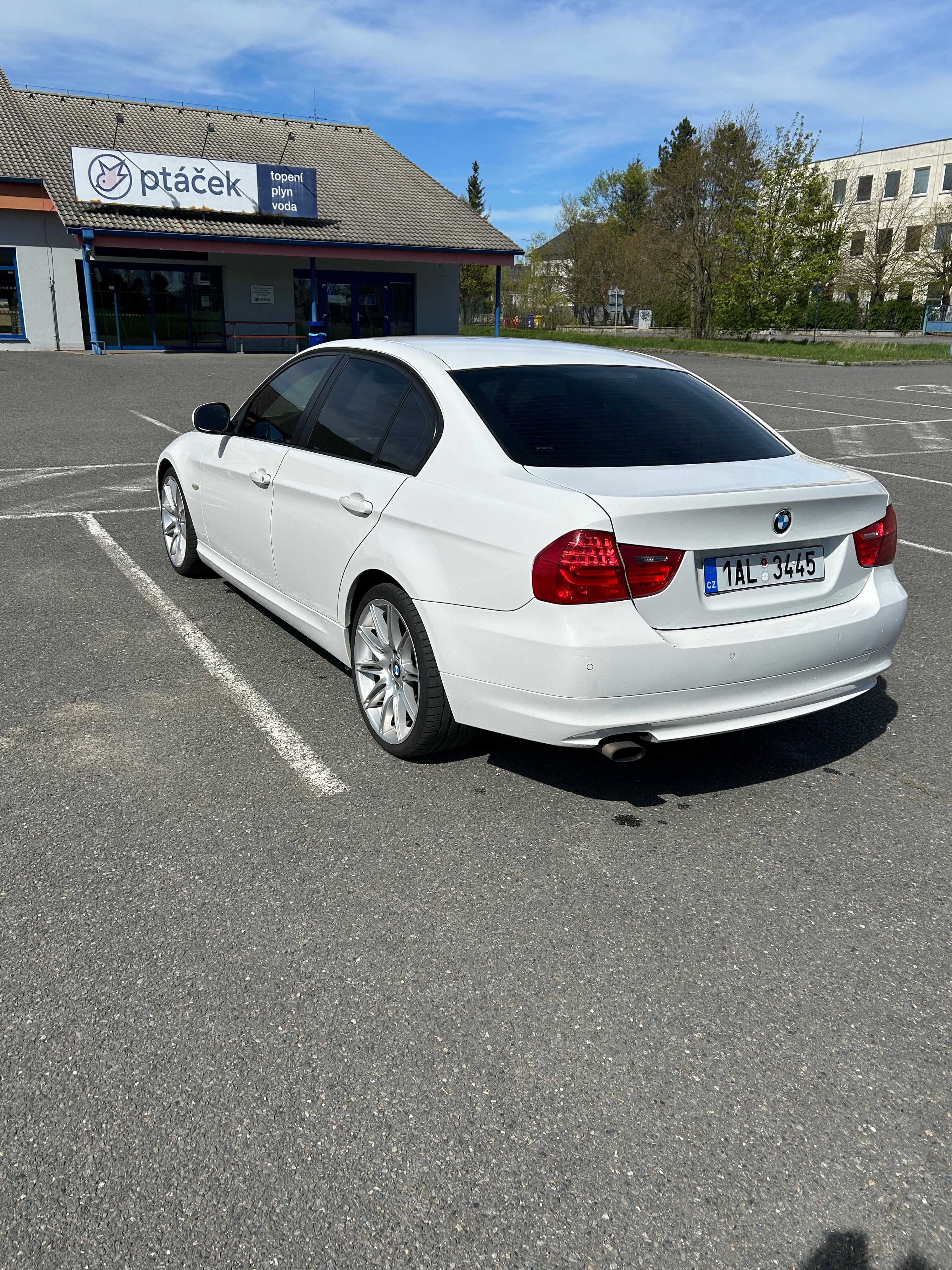 BMW Řada 3, 318D 105kw Chip126kw 2.majitel - fotka 4