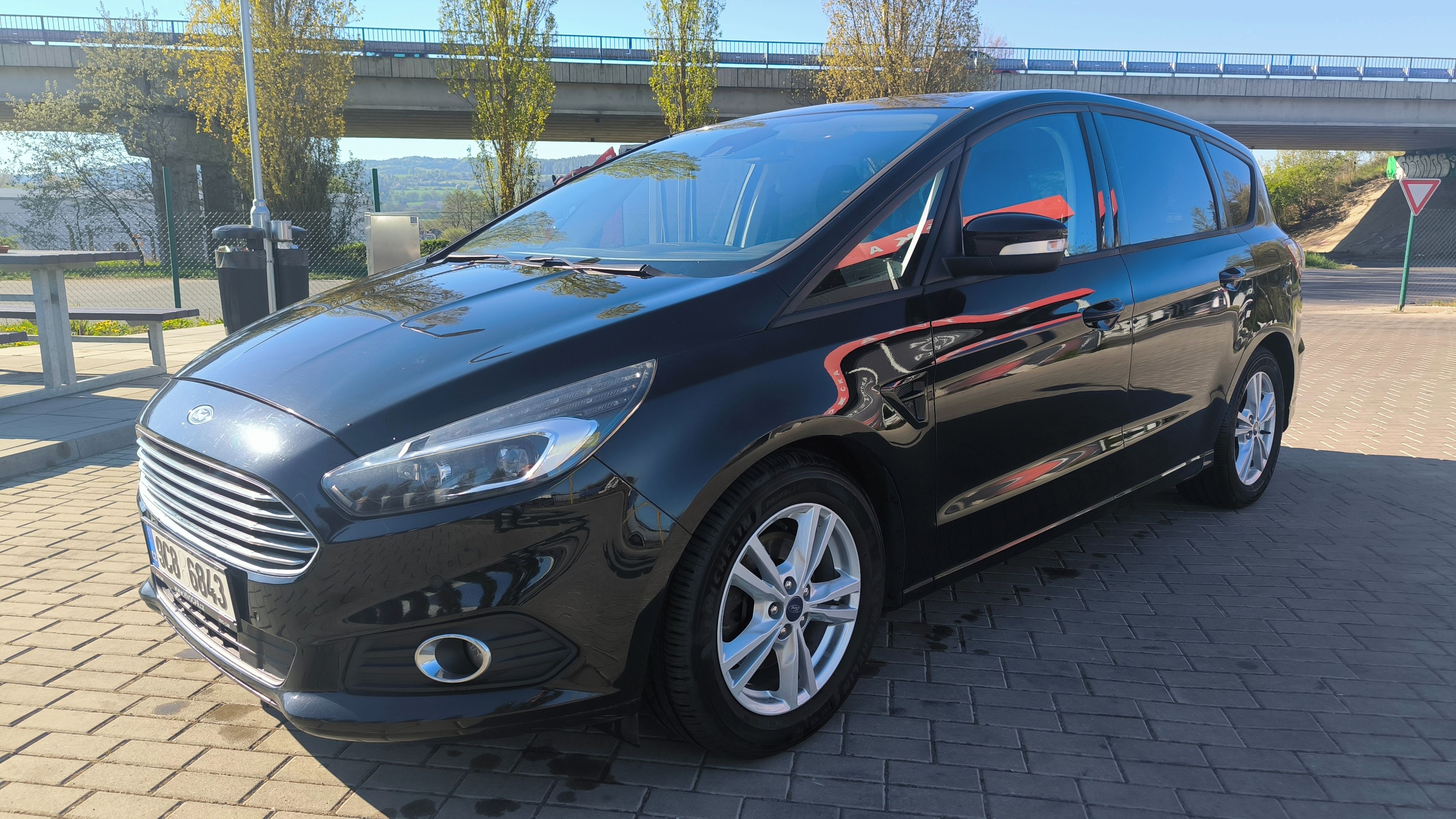 Ford S-MAX, 132 KW LED 2.0 TDCI BUSINESS E - fotka 3
