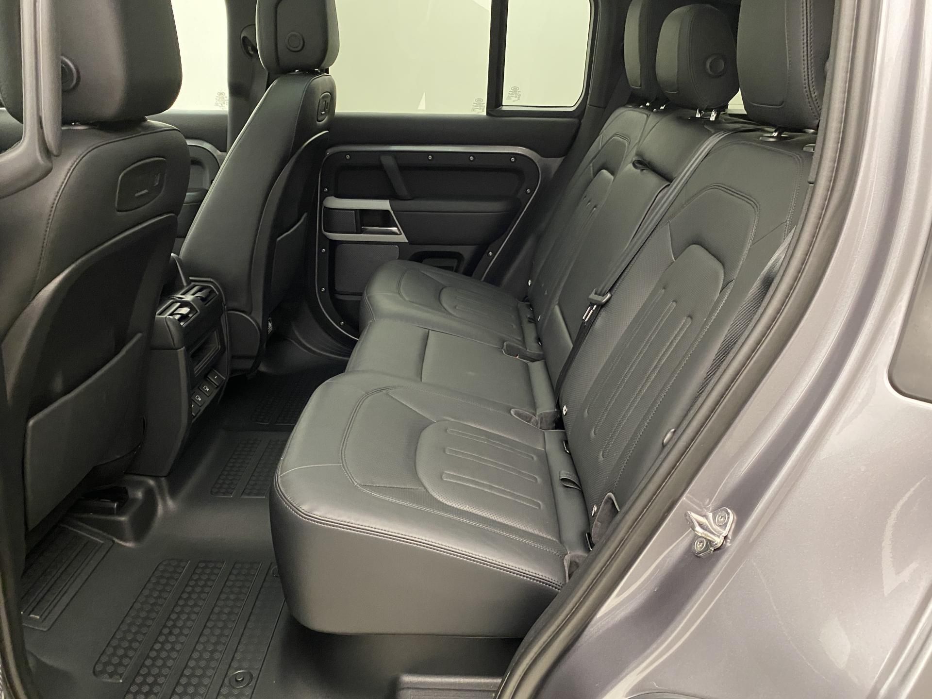 Land Rover Defender, 110 D250 HSE AWD AUT CZ - fotka 5