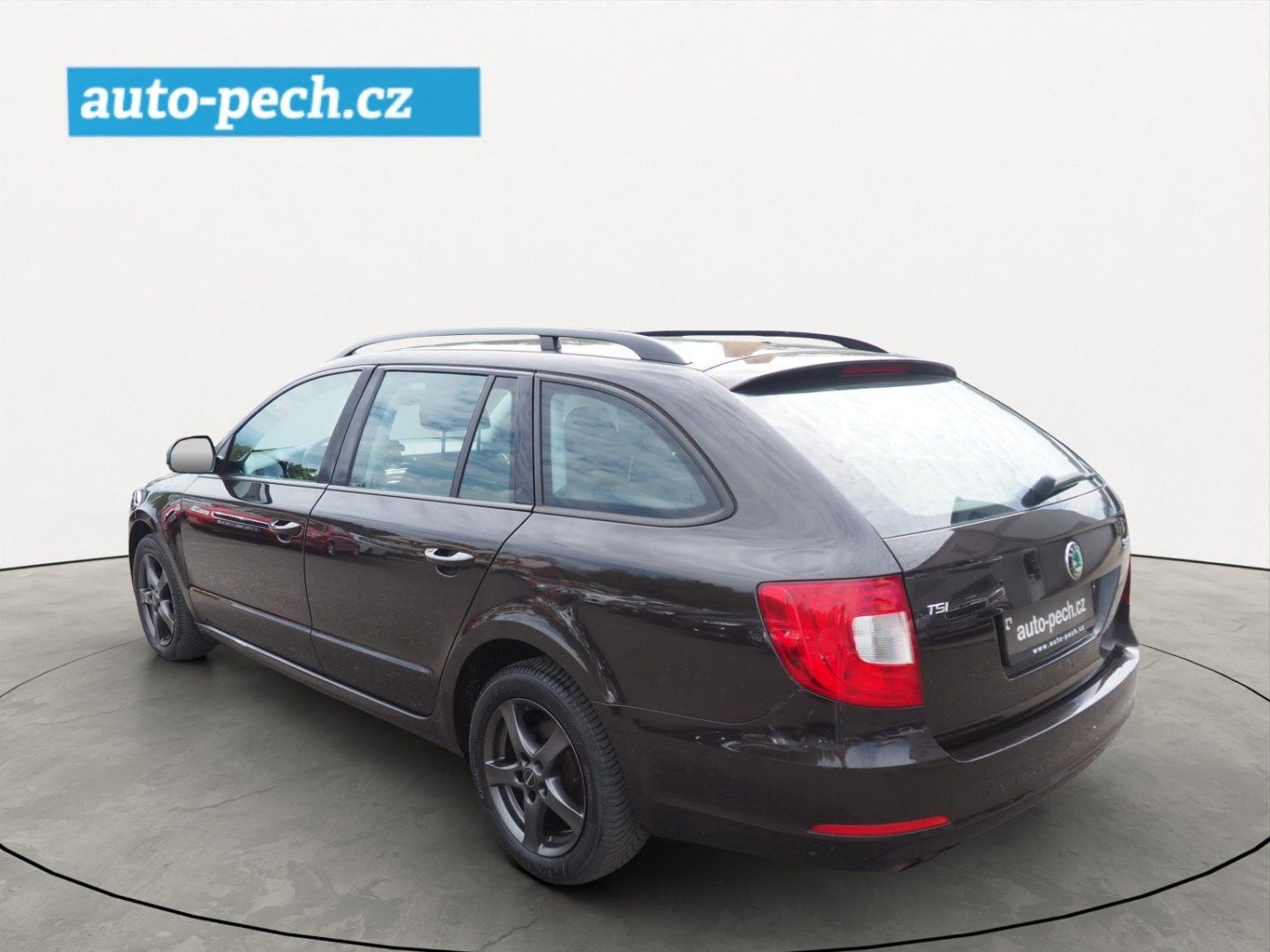 Škoda Superb, 1.4i, 92 kW, Ambiente - fotka 2
