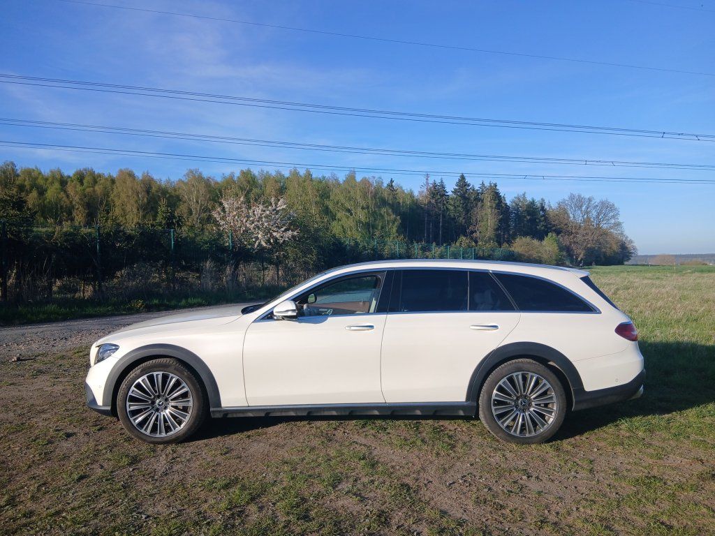 Mercedes-Benz Třídy E, 350d All Terrain 190kW Designo - fotka 5