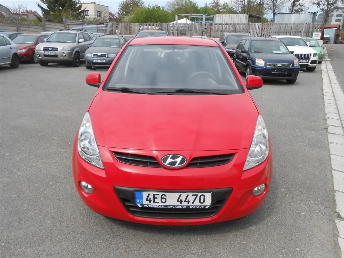 Hyundai i20, 1,2 i 57Kw - fotka 2