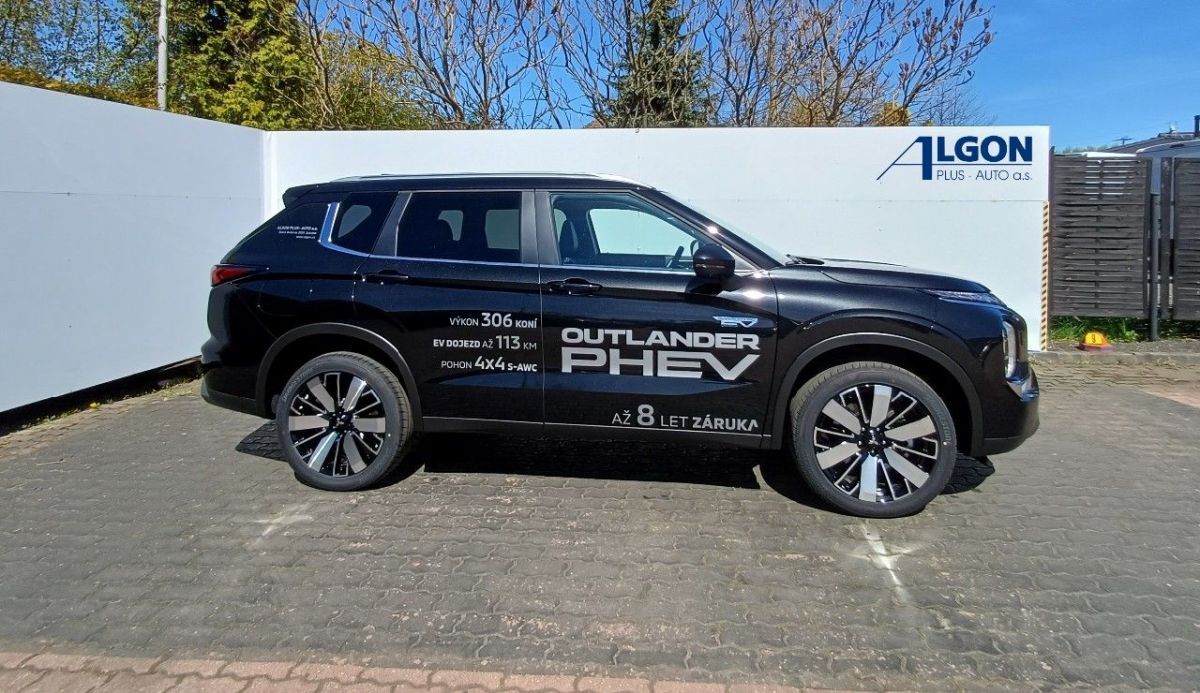 Mitsubishi Outlander, INTENSE 2.4 DOHC MIVEC - fotka 3