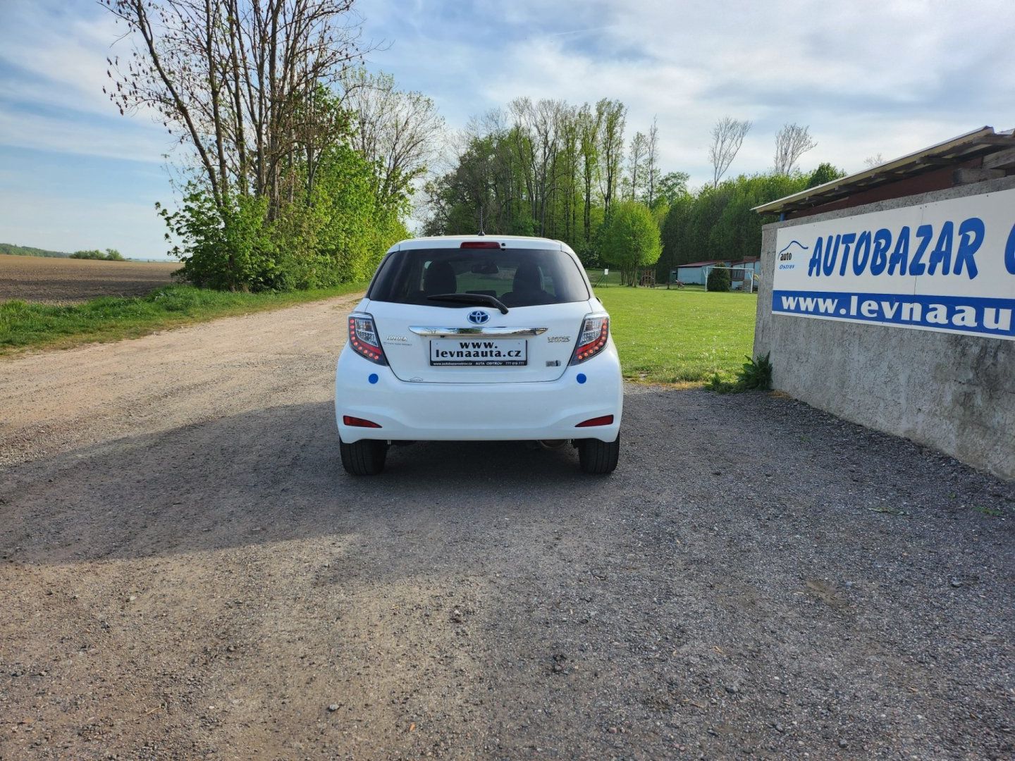 Toyota Yaris, 1.5 hybrid - fotka 6