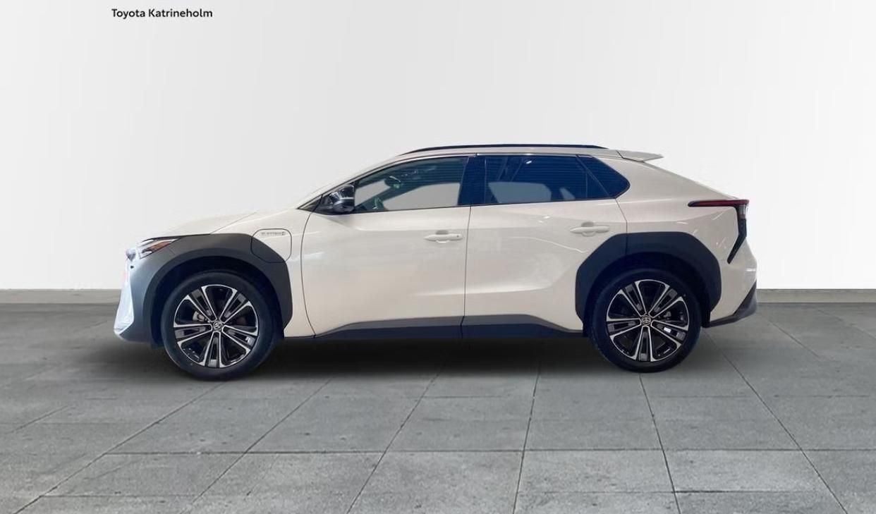Toyota bZ4X, Executive AWD 360kam Tažné - fotka 3