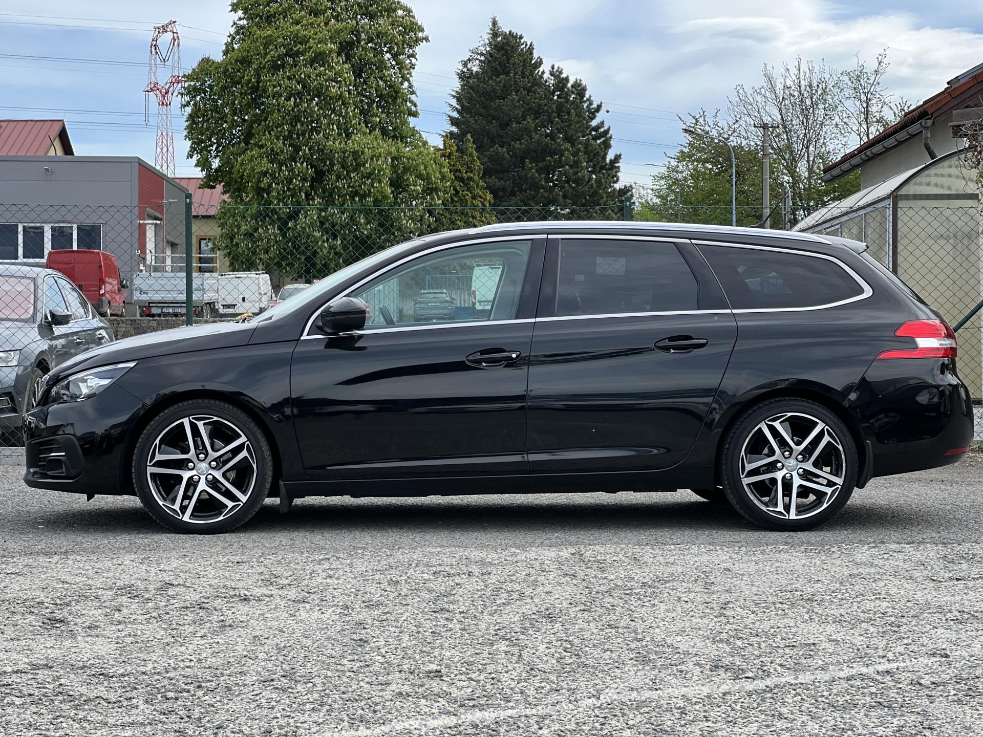 Peugeot 308, 1.6HDi NAVI KLIMA TAŽNÉ ALU - fotka 4