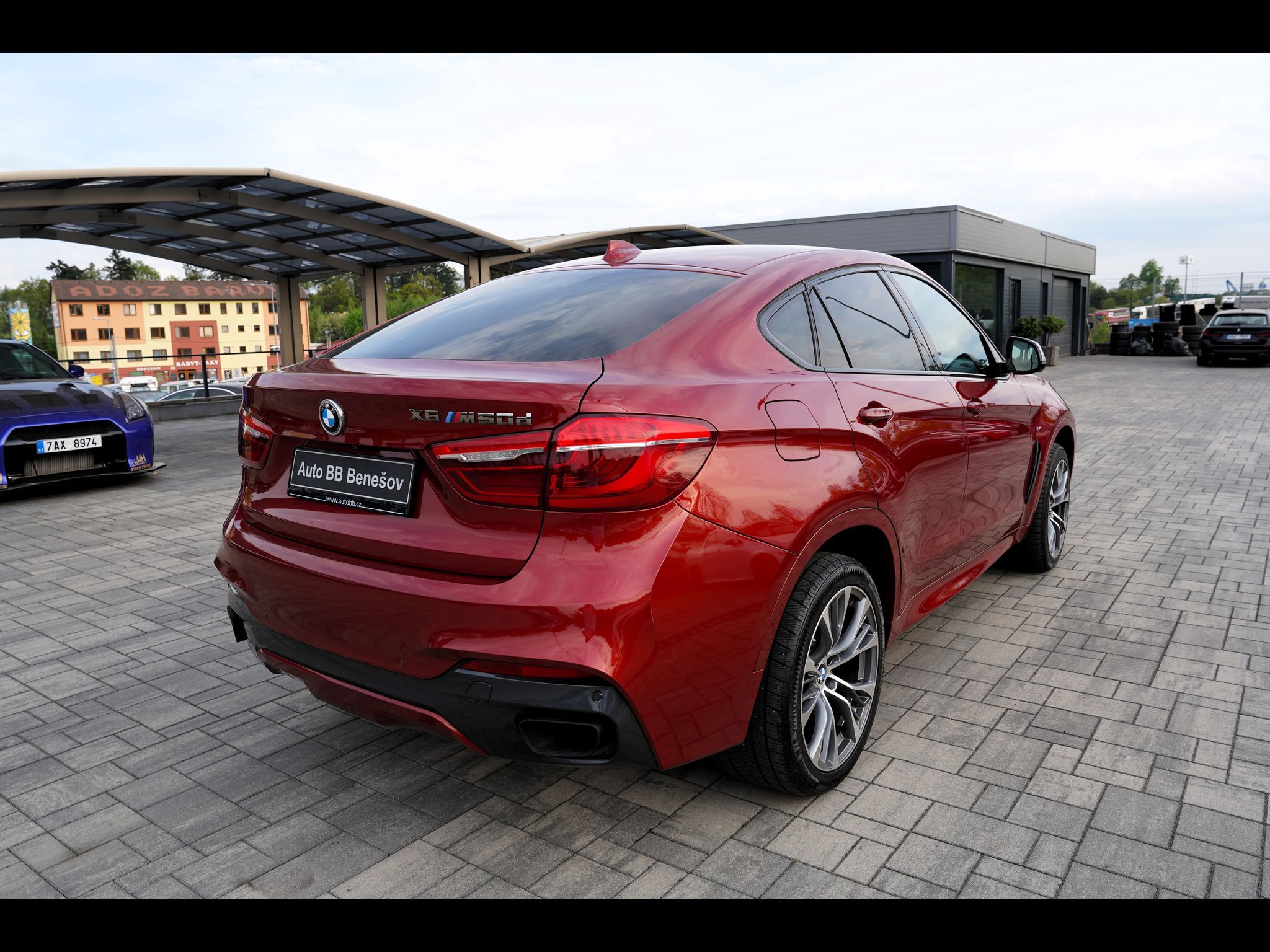 BMW X6, M50d xDrive/280 KW/HUD/20"/ČR - fotka 6