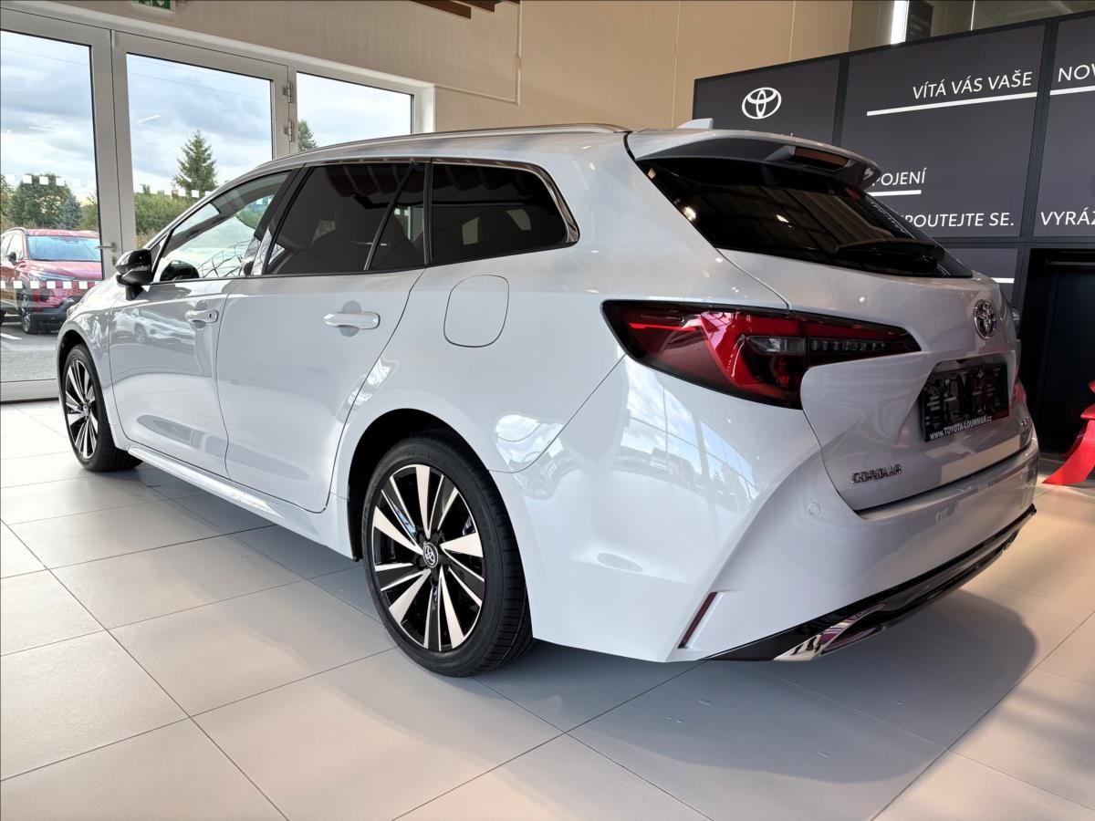 Toyota Corolla, 1,8   TS Style HEV - fotka 5