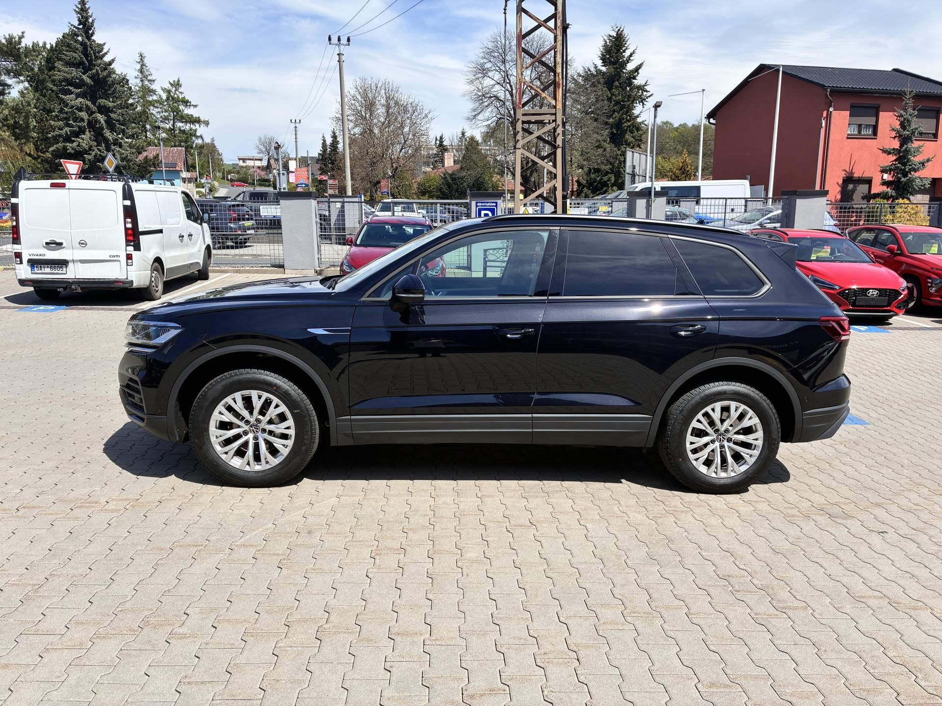 Volkswagen Touareg, 170KW,4X4,8°AT,ČERNÁDEEP,TAŽNÉ - fotka 4