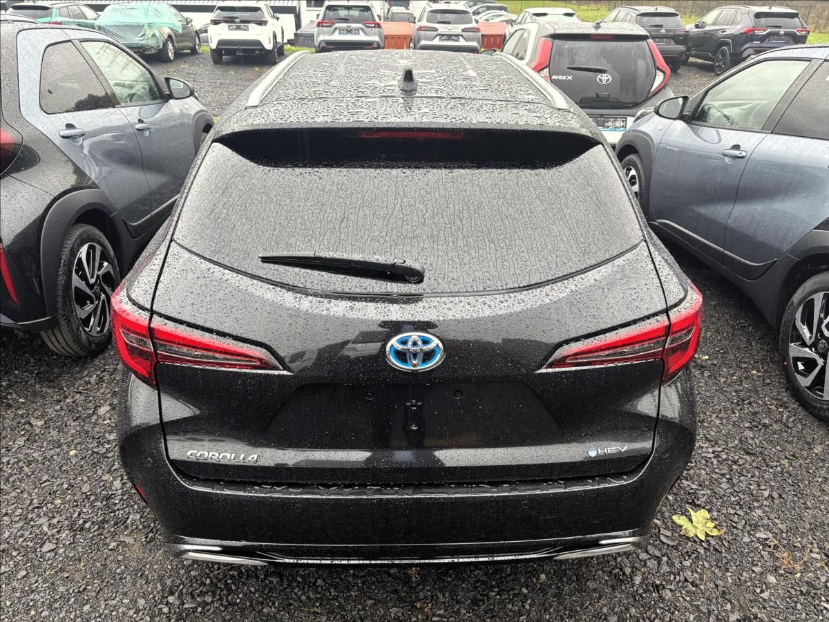 Toyota Corolla, 1,8   TS Style HEV - fotka 6