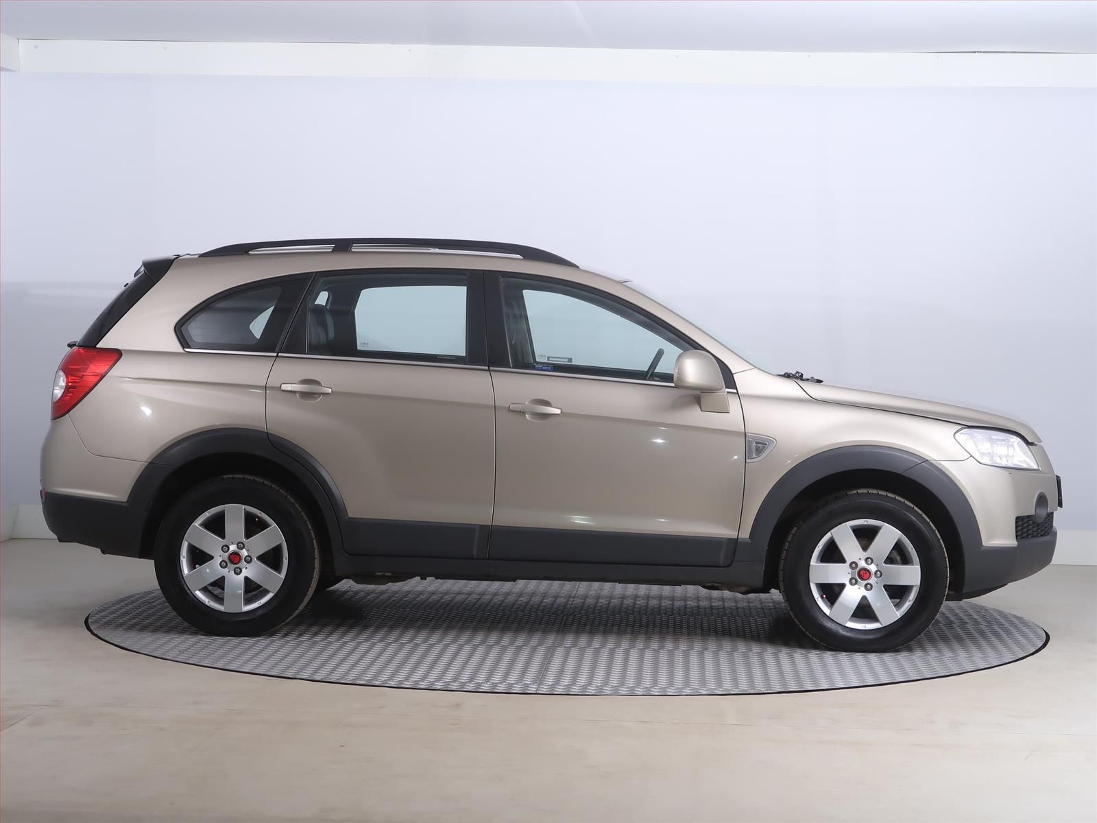 Chevrolet Captiva, 2.0 D, 4X4, 7 míst - fotka 6
