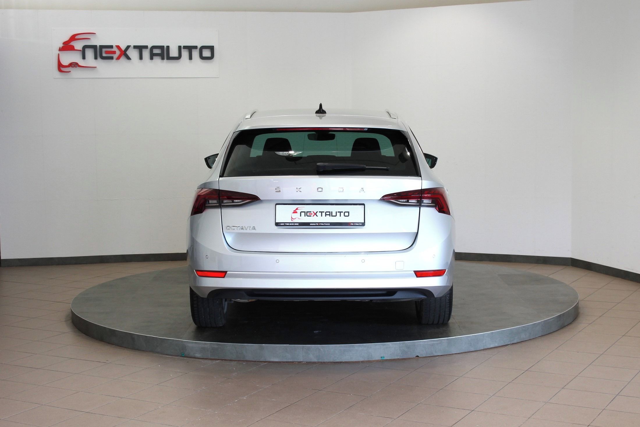 Škoda Octavia, 2.0 TDI STYLE, 1. MAJITEL - fotka 4