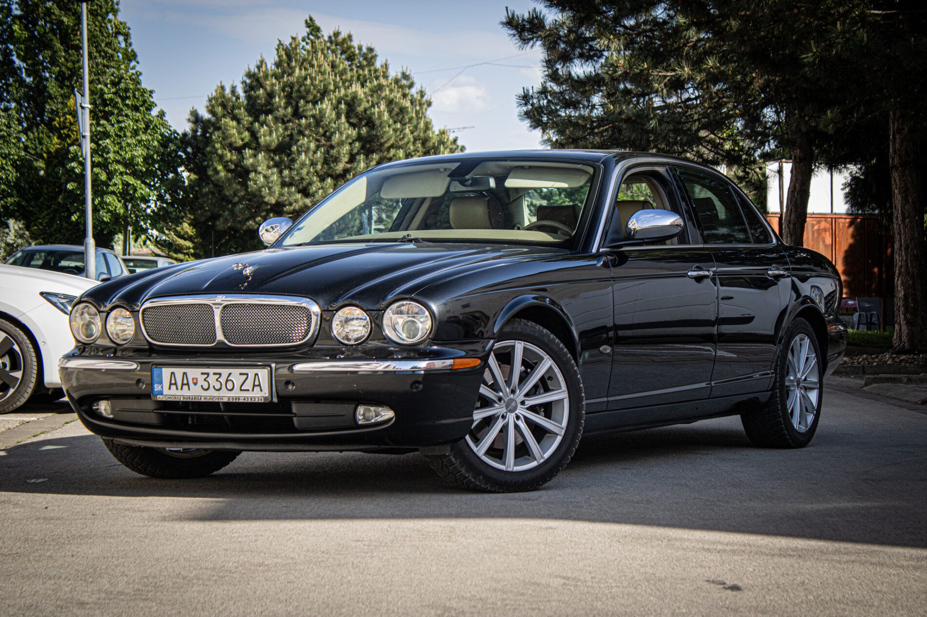 Jaguar XJ