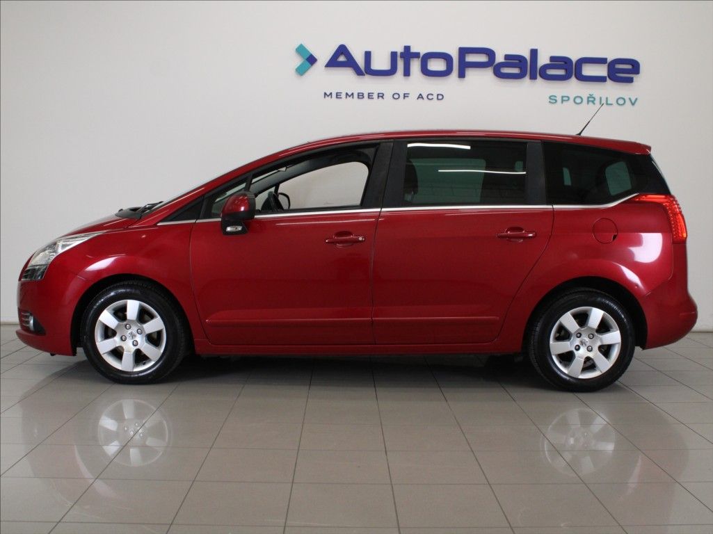 Peugeot 5008, 1,6 i 88kW ČR Nové STK - fotka 5