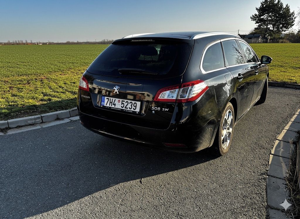 Peugeot 508, Bohatá Výbava - fotka 3