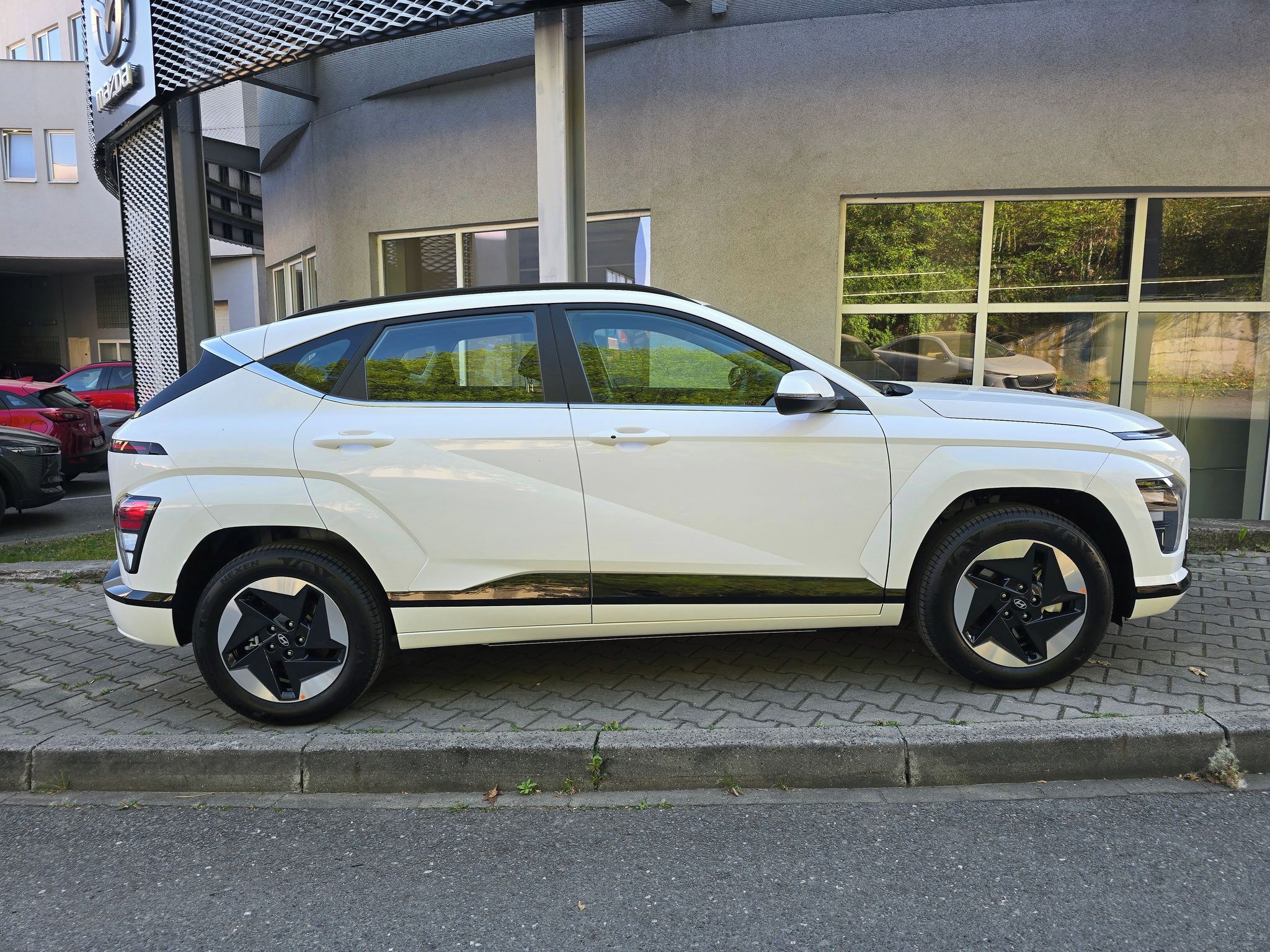 Hyundai Kona, 64.8kwh Smart Range Clima - fotka 6
